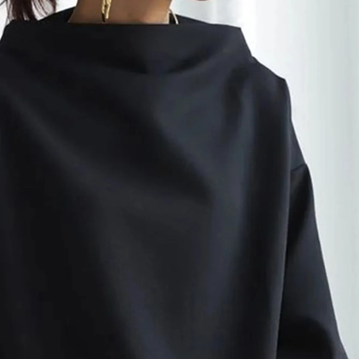 Mindy | Jersey elegante sold by Liliana Lupe