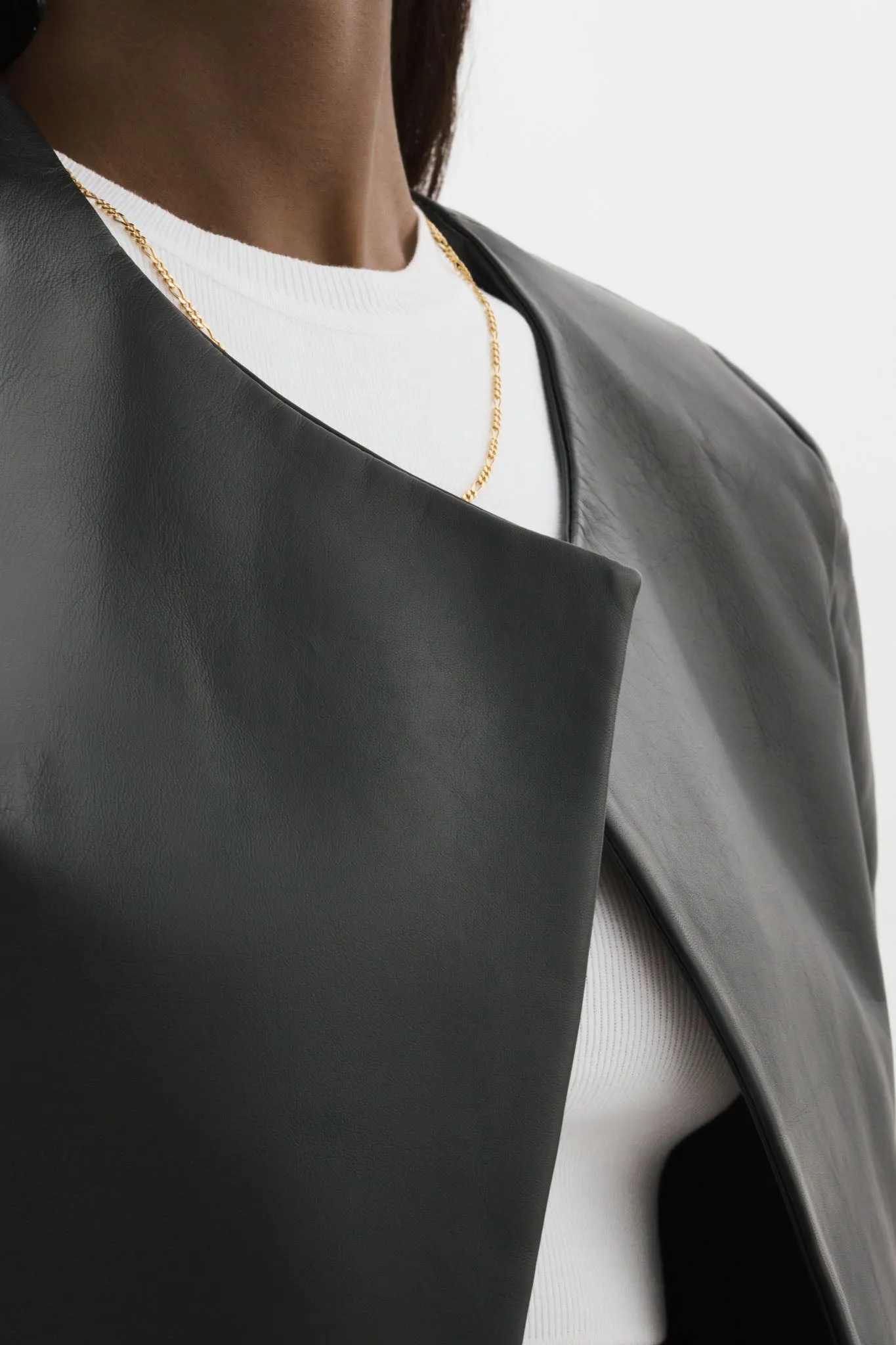 DARIA | Cropped Leather Jacket sold by La Marque product image thumbnail 4