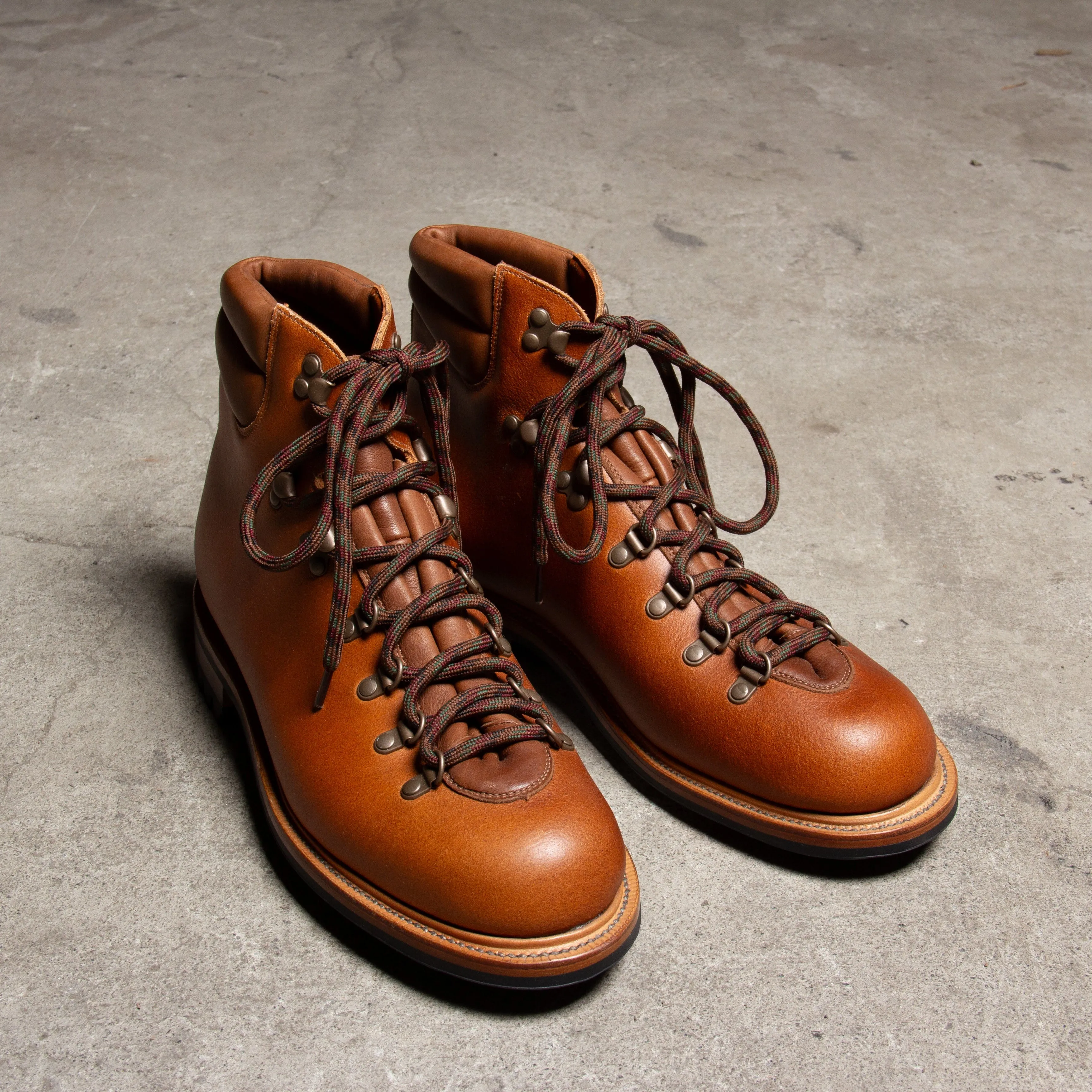 Pachena Bay - Moc Latigo Waxed Flesh sold by Viberg product image thumbnail 4