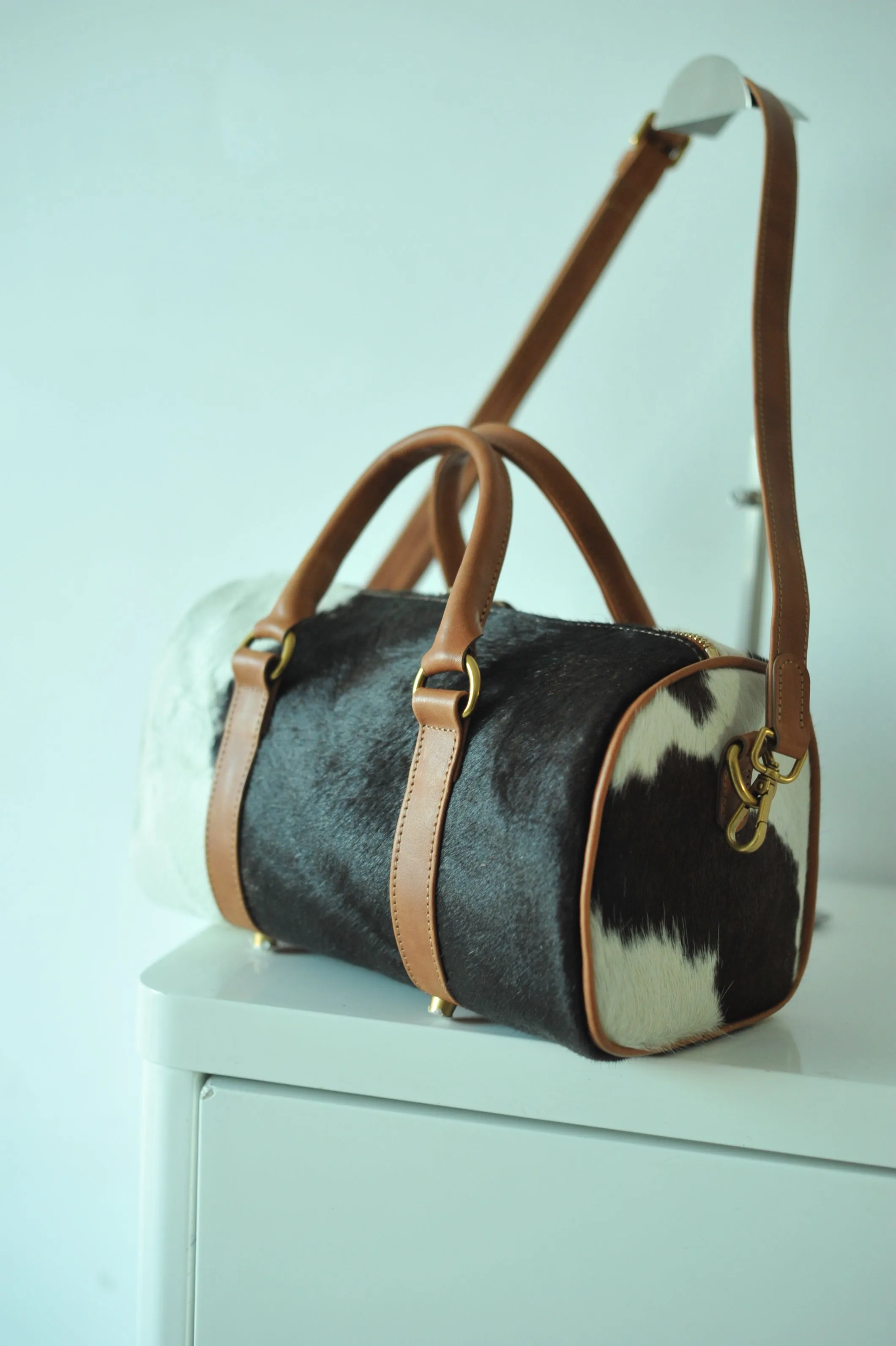 Handcrafted Haircalf Boston Bag sold by MOGSki product image thumbnail 3