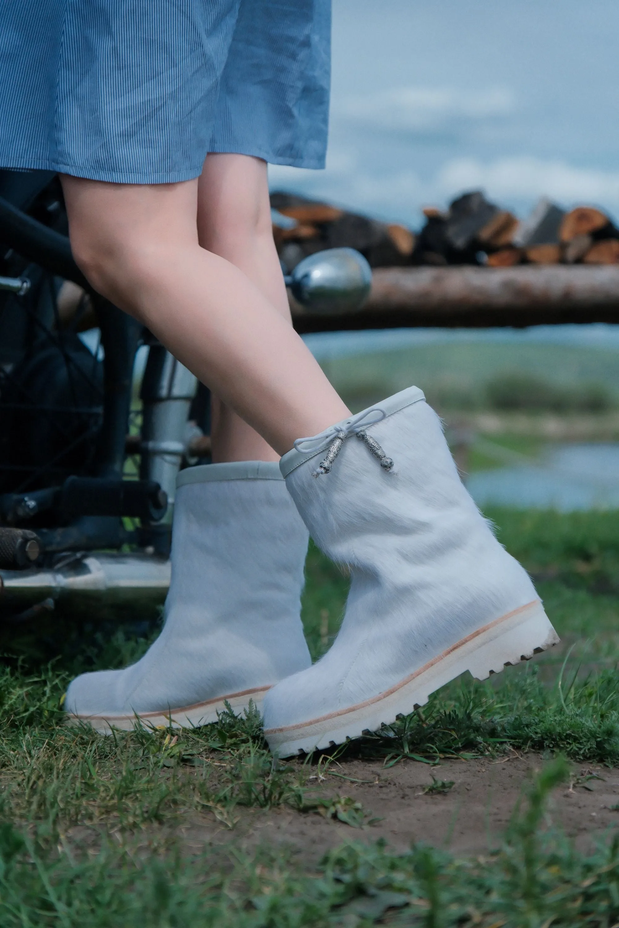 MOGSki IVORY BEADED MINK FUR SNOW BOOT sold by MOGSki product image thumbnail 3