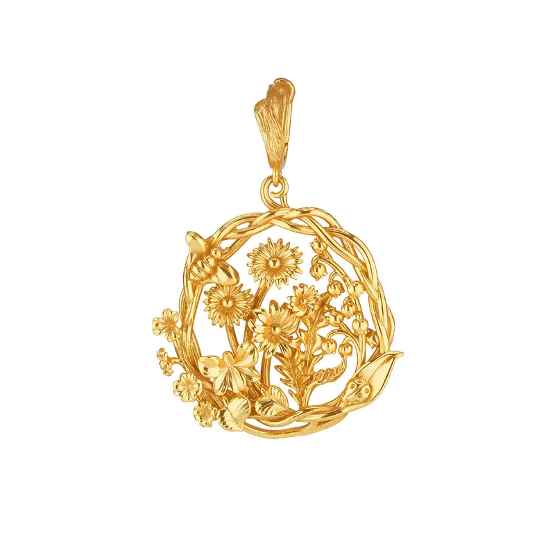 Meadow Wildflower Charm/Pendant - Gold made by Capucine De Wulf