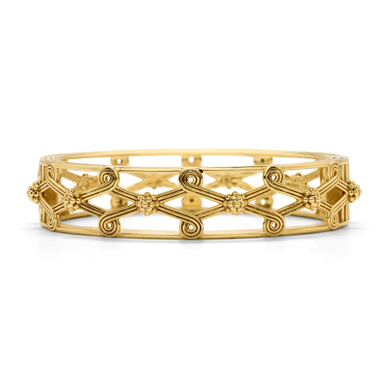 Monique Lattice Hinged Bangle - Gold made by Capucine De Wulf