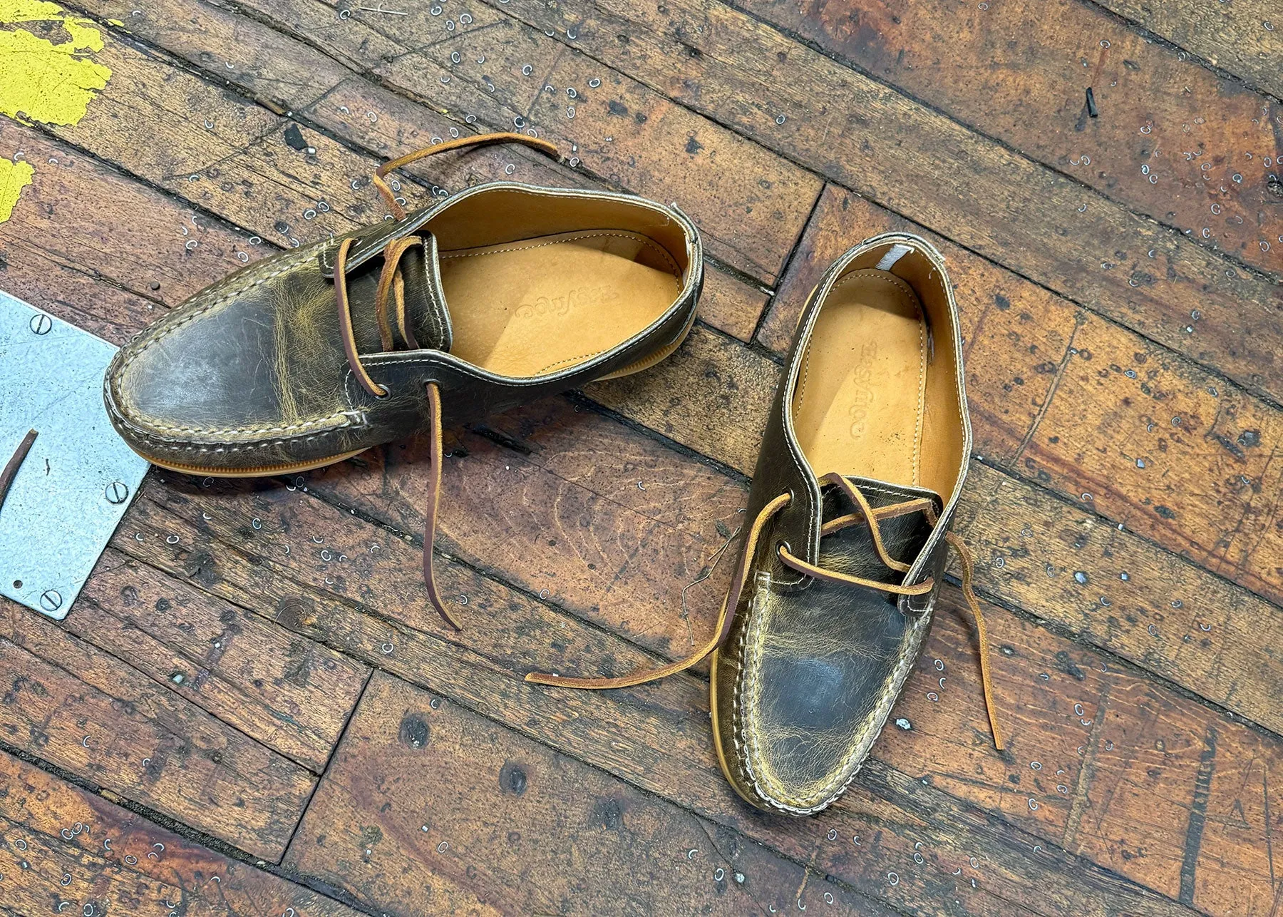 Dock Moc - Honey Crazy Horse sold by Easymoc product image thumbnail 5