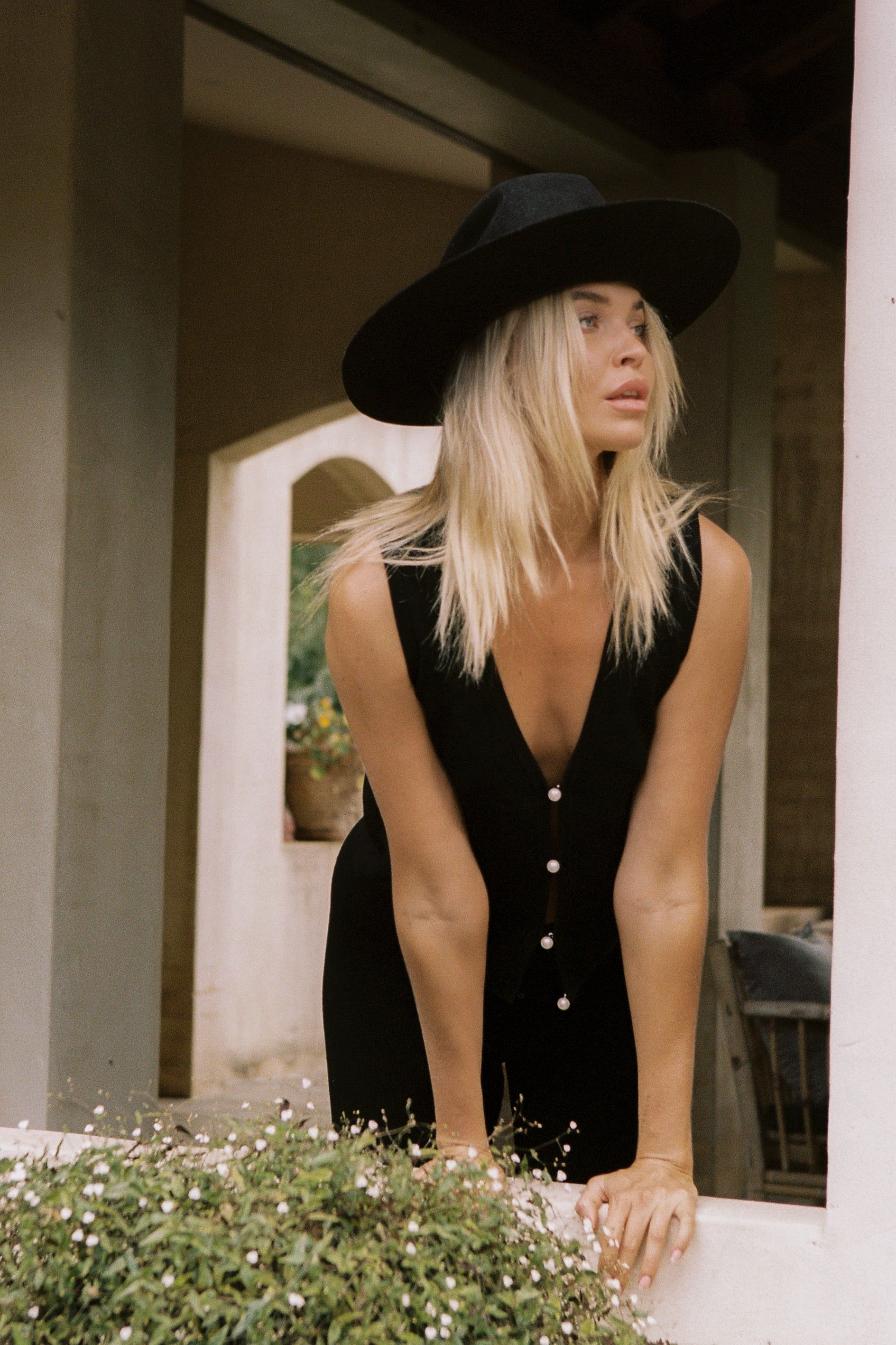 ASPEN KNIT TOP - BLACK sold by Sndys