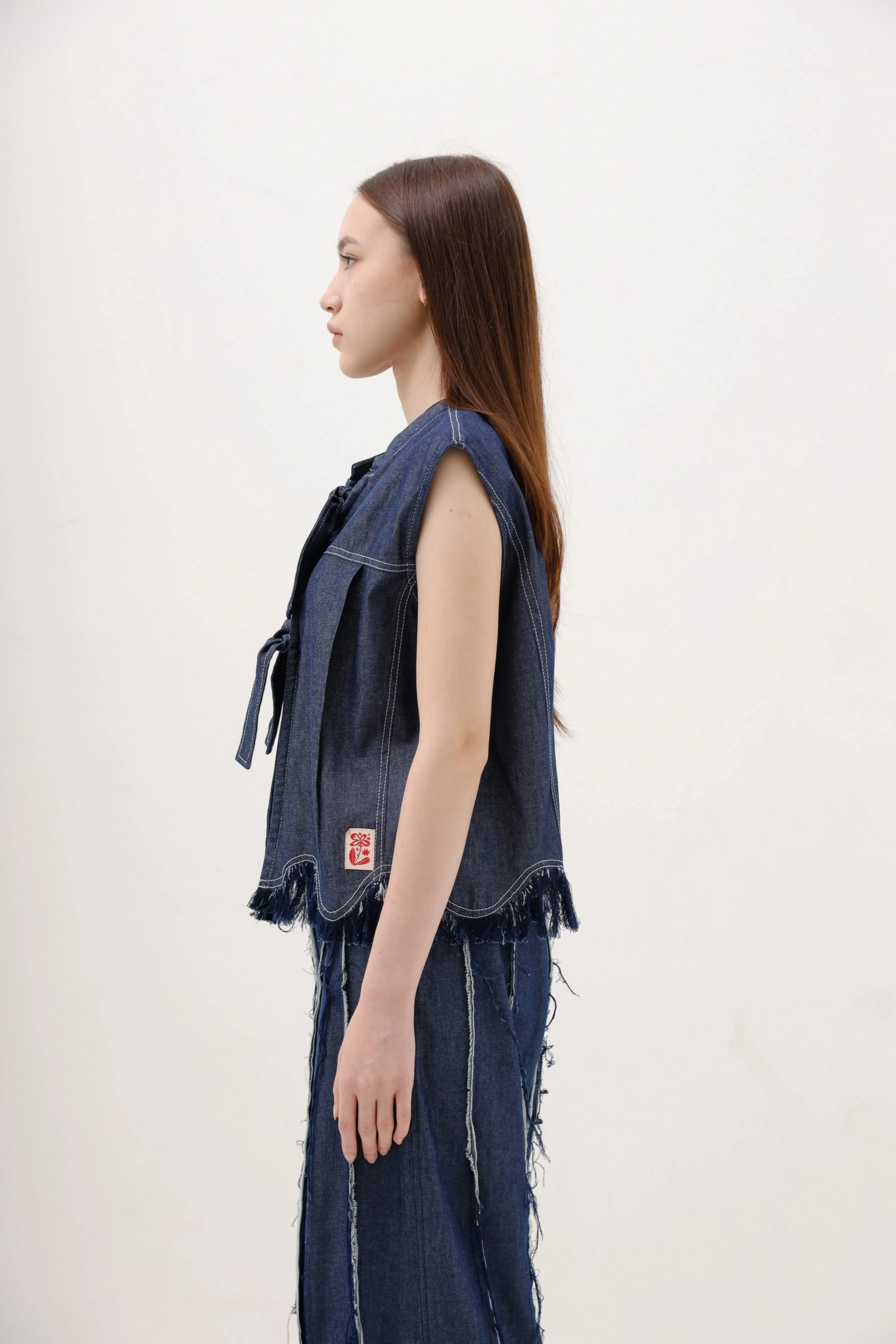 Frilly Vest sold by CHIEL product image thumbnail 4