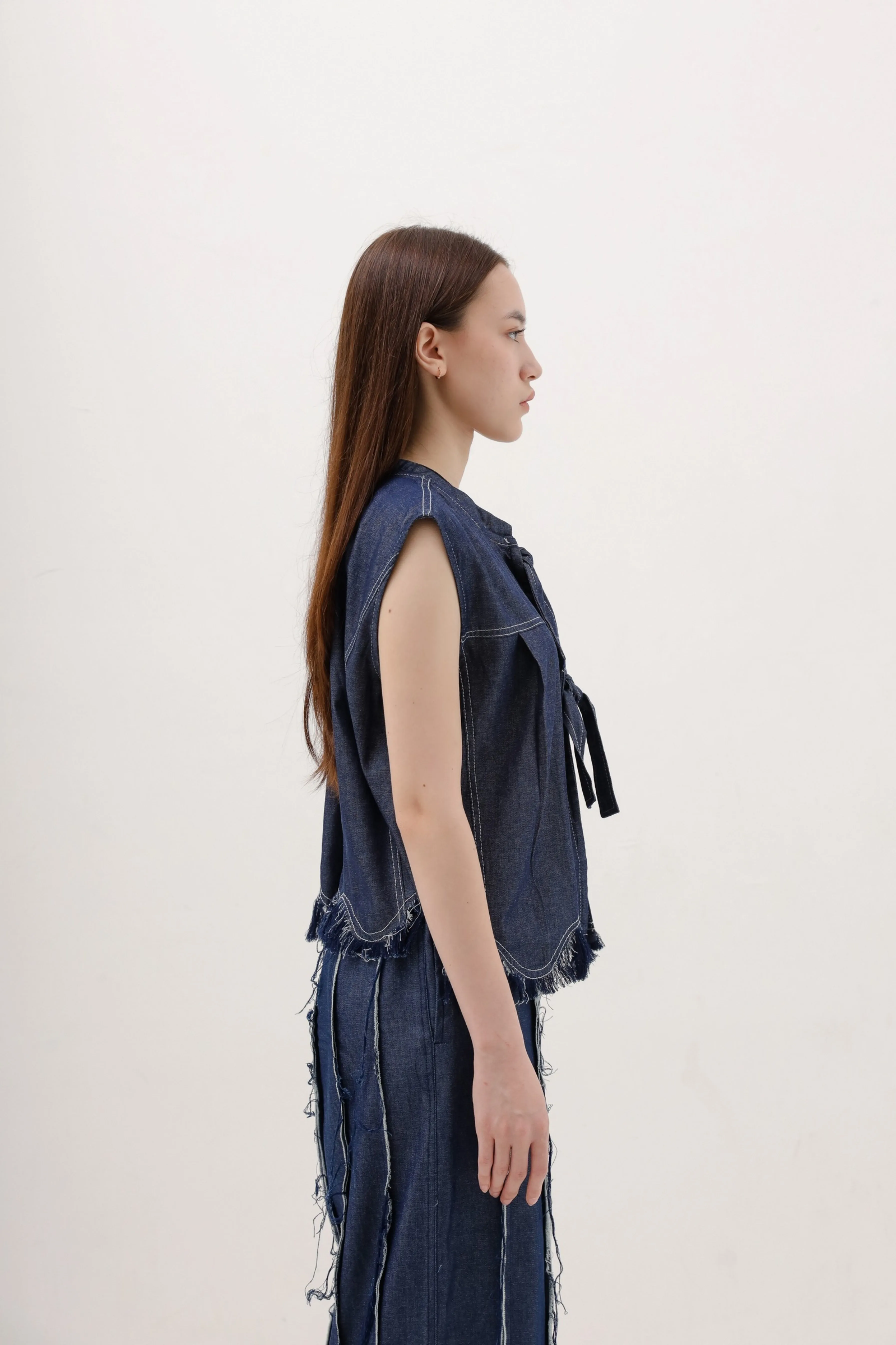 Frilly Vest sold by CHIEL product image thumbnail 3