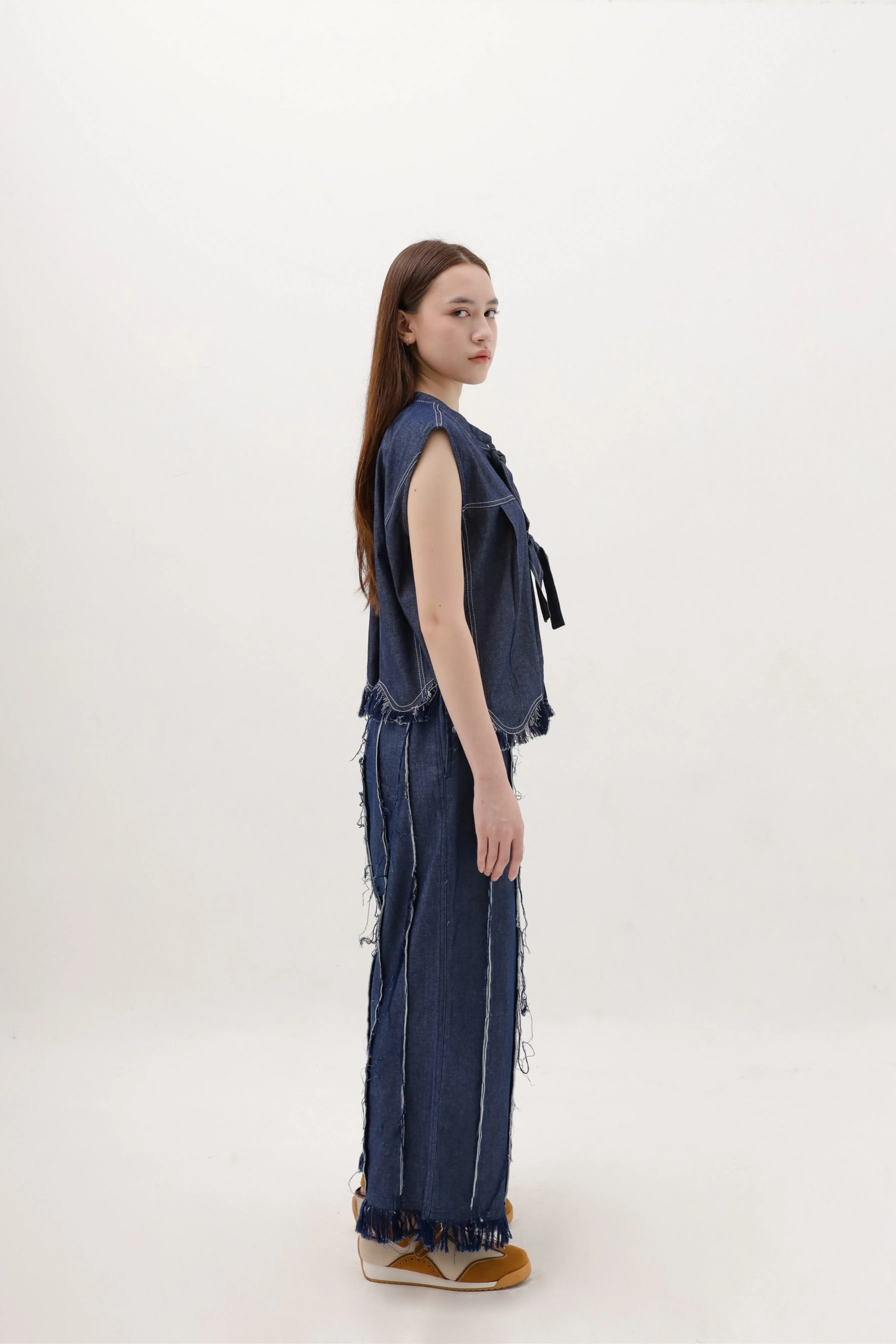 Frilly Vest sold by CHIEL product image thumbnail 5