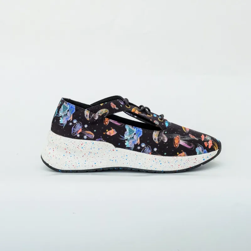 FANCIES MAKO sold by CHIEL