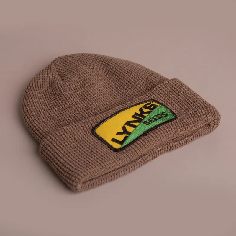 Lynks Seeds toque made by Lost And Foundry