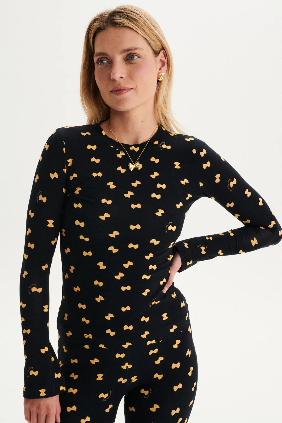 LONGSLEEVE FARFALLE sold by She is Sunday