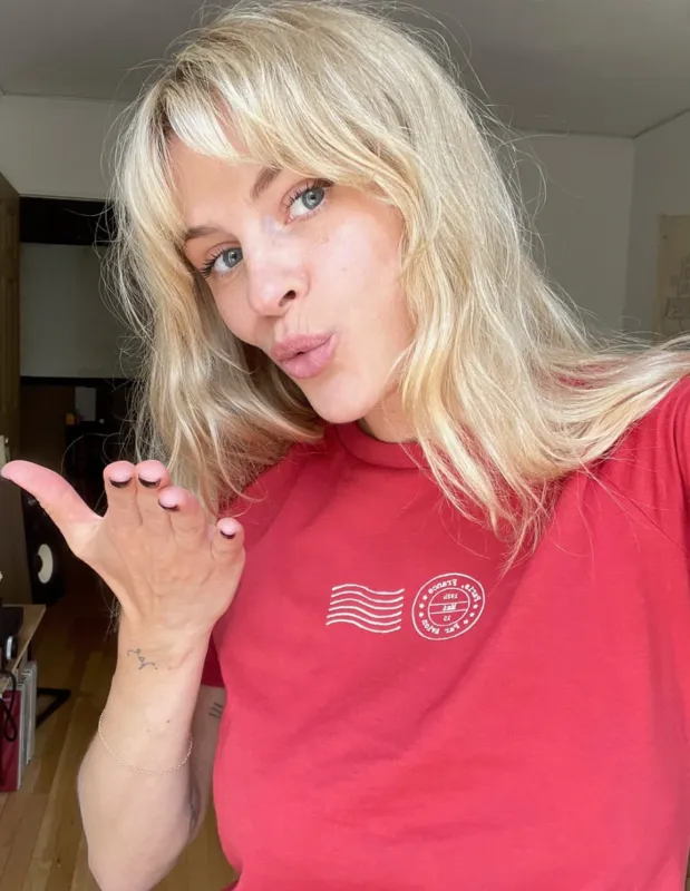 Seconds-Maeve Tee-Dark red sold by sonderhaus