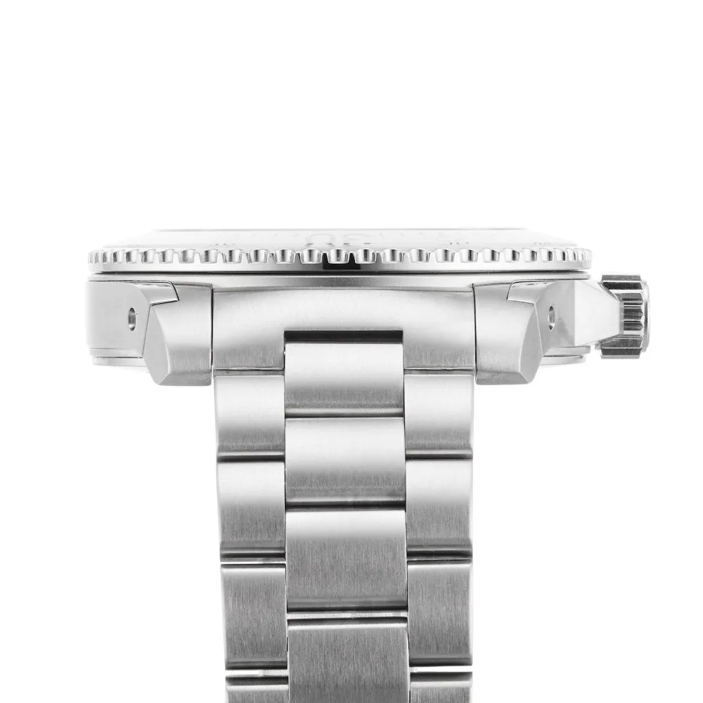 Gucci YA136336 Unisex Dive Stainless Steel Watch sold by Watch & Watch product image thumbnail 3