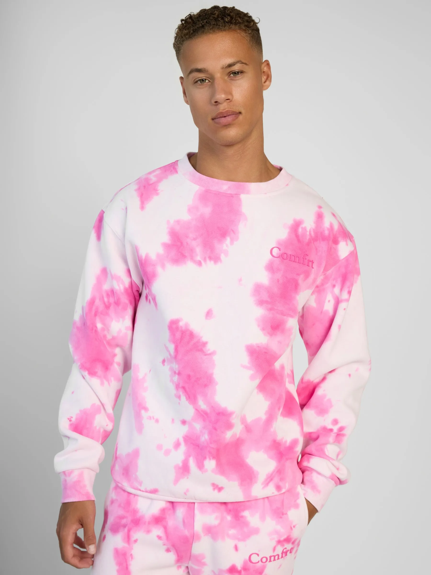 Minimalist Crew sold by Comfrt product image thumbnail 2