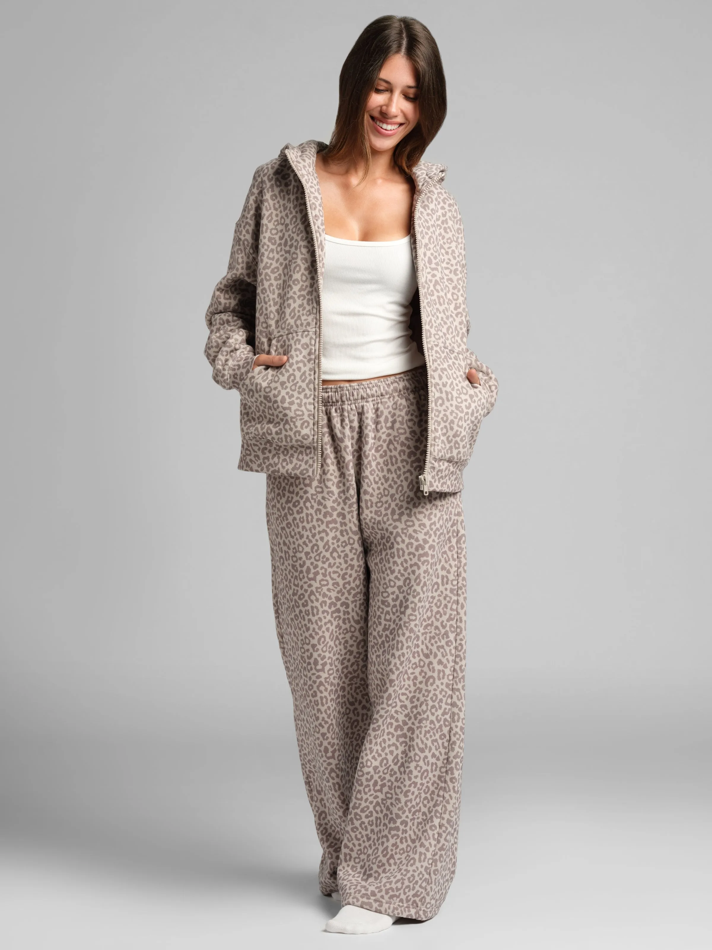 Basic Wide Leg Sweatpants sold by Comfrt product image thumbnail 4