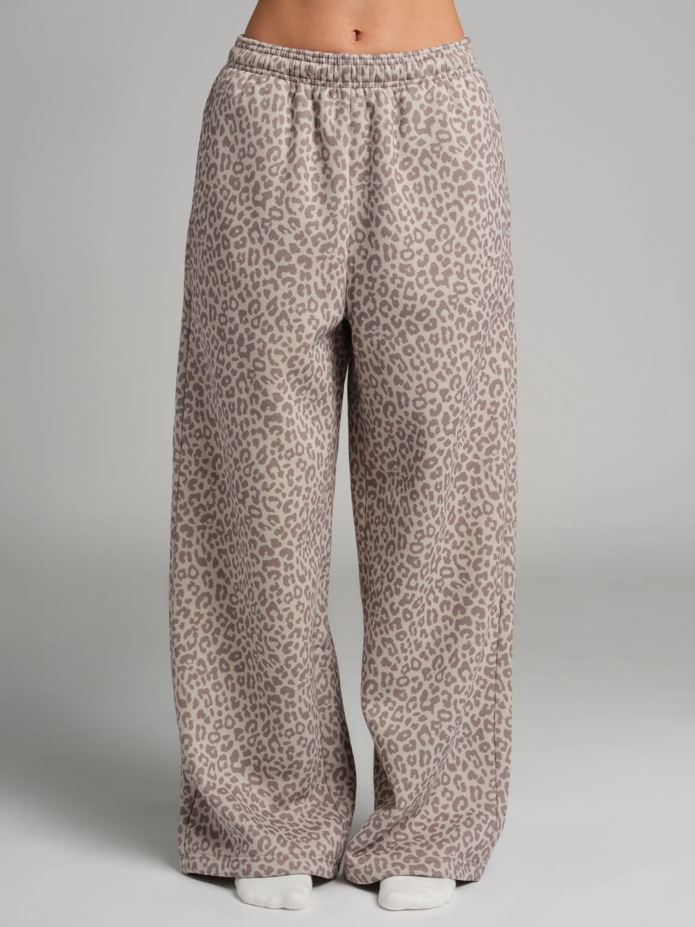 Basic Wide Leg Sweatpants sold by Comfrt