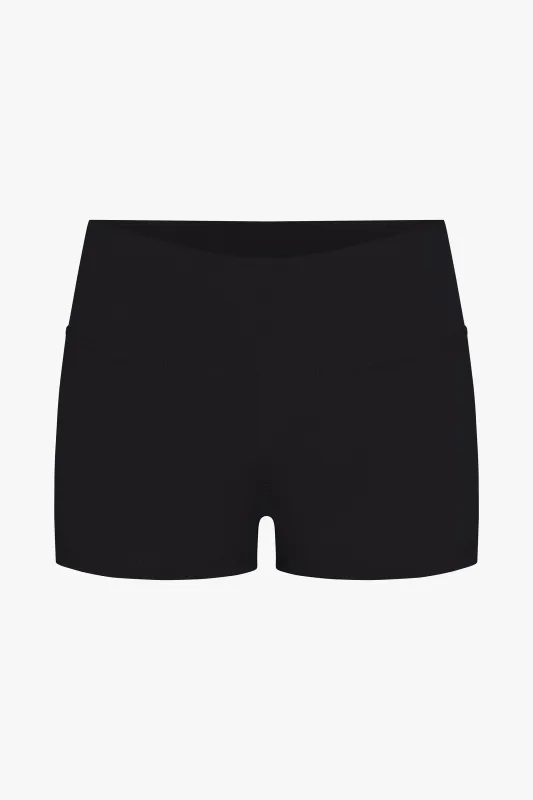 SPORTY SHORT IN ONYX made by Ratboi