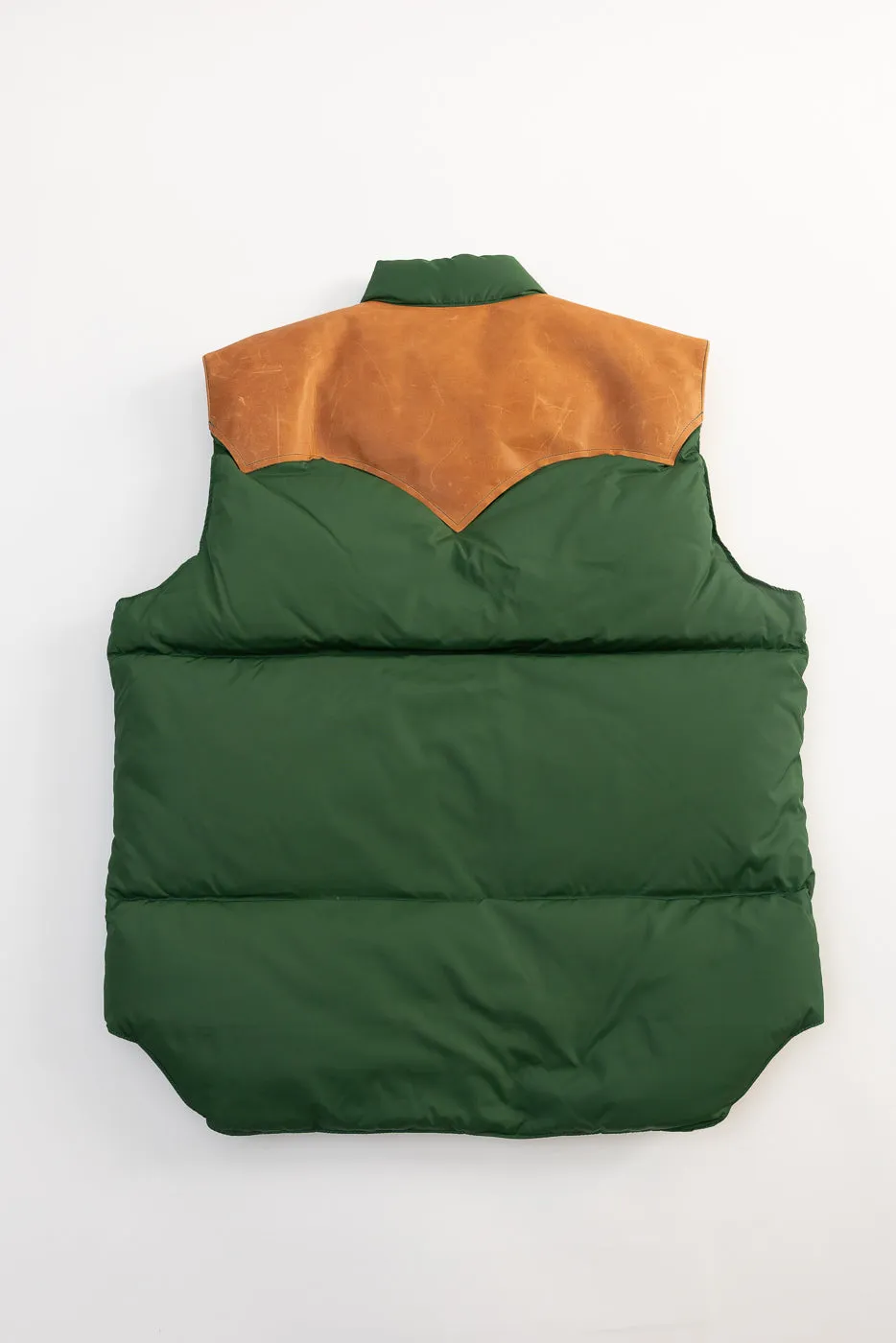 Lot 2234 - Rocky Mountain x Warehouse Nylon Down Vest - Bottle Green sold by Dant product image thumbnail 4