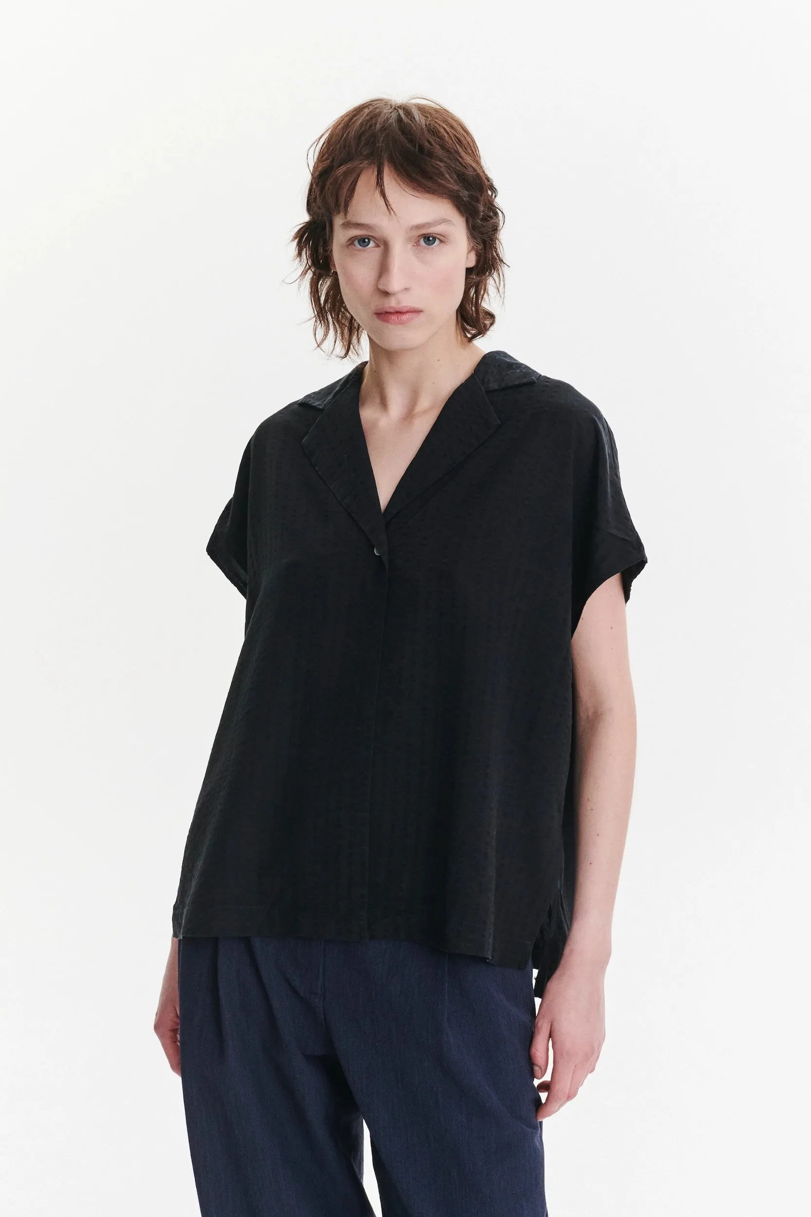 Top in a Structured Black Fine Portuguese Lyocell sold by Delikatessen product image thumbnail 2