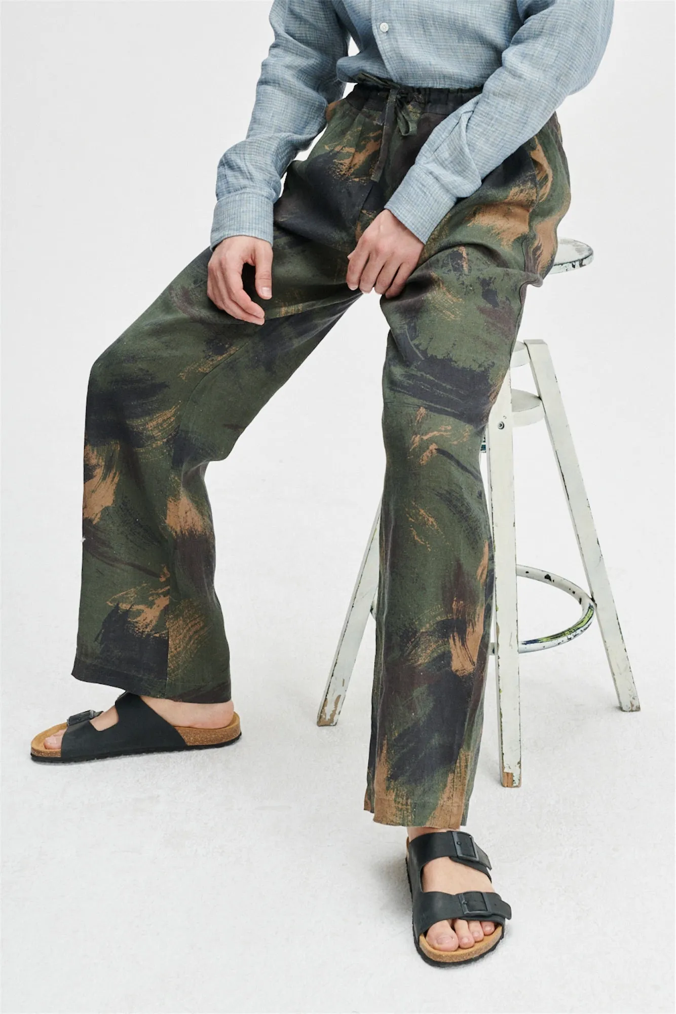 Trousers in a Camo Print Italian Linen sold by Delikatessen product image thumbnail 4
