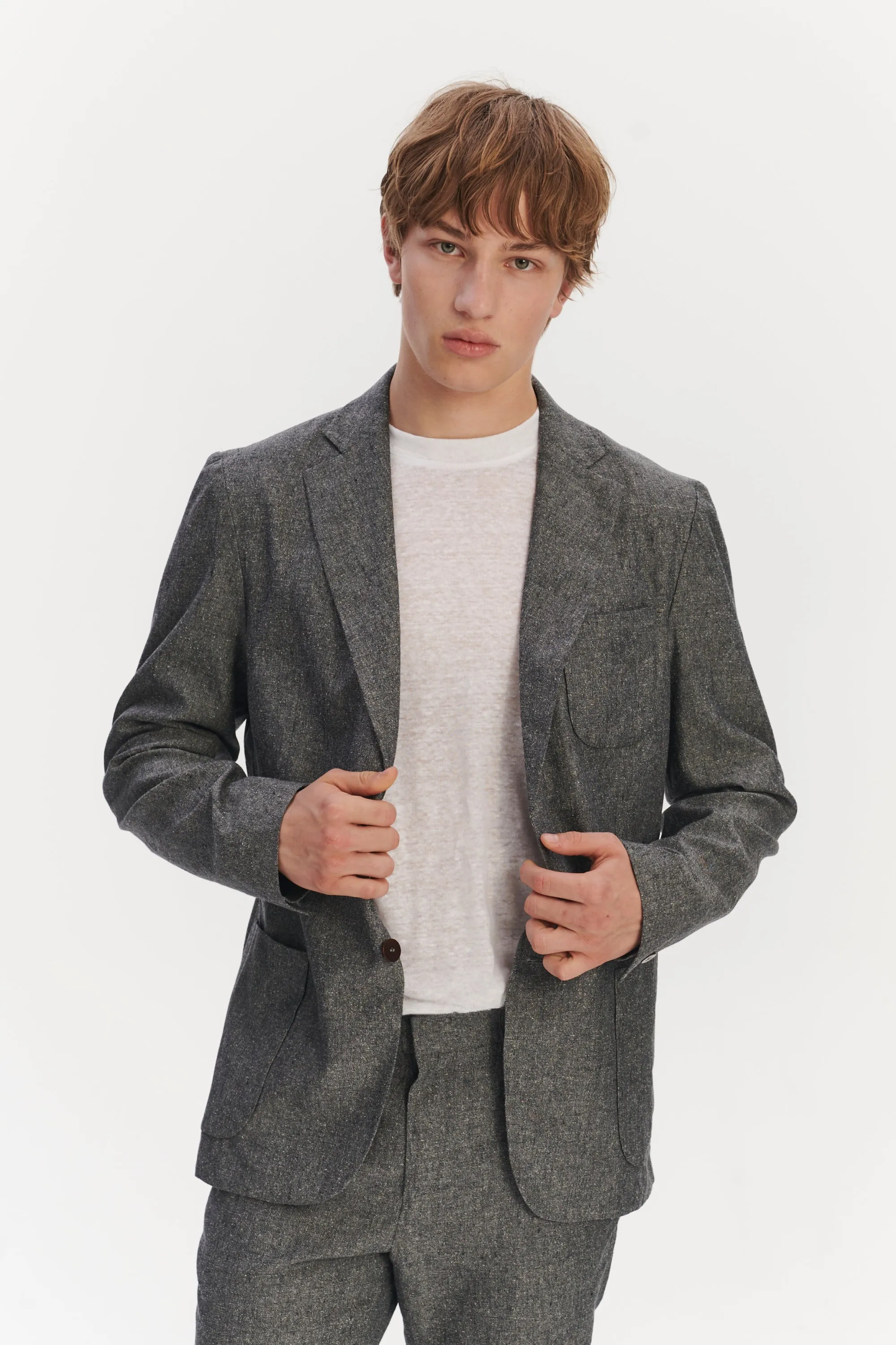 Relaxed Blazer in a Grey Blend of Italian Virgin Wool, Silk and Linen by Zignone sold by Delikatessen product image thumbnail 3