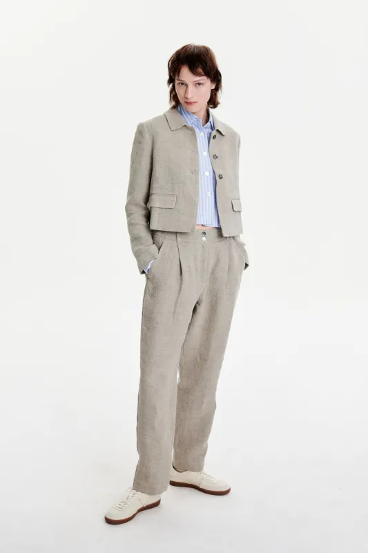 Cropped Jacket in a Beige Fluid and Structured Italian Linen Crepe sold by Delikatessen