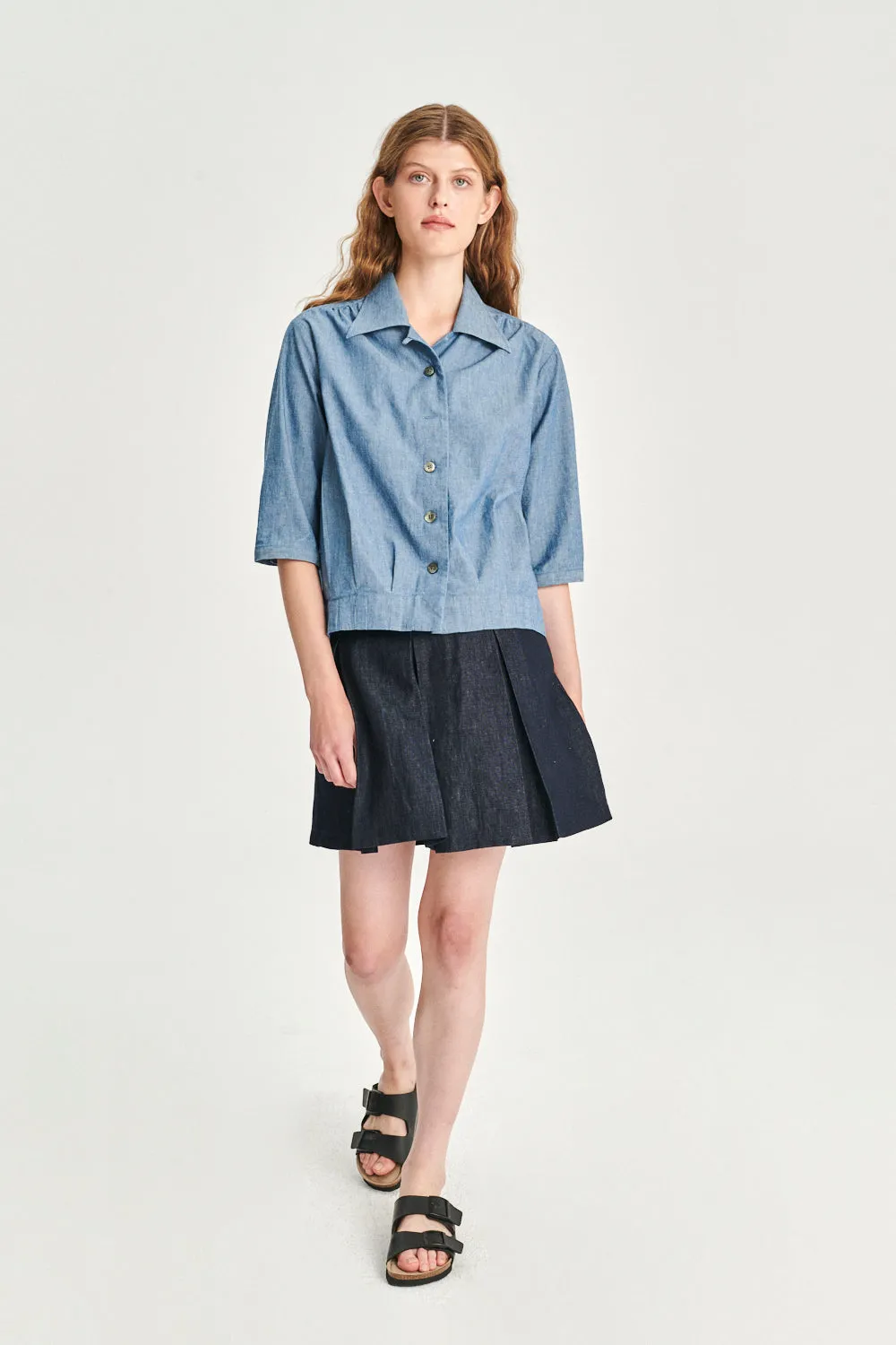Blouse Jacket in an Indigo Dyed Mix of Italian Linen and Cotton sold by Delikatessen product image thumbnail 2