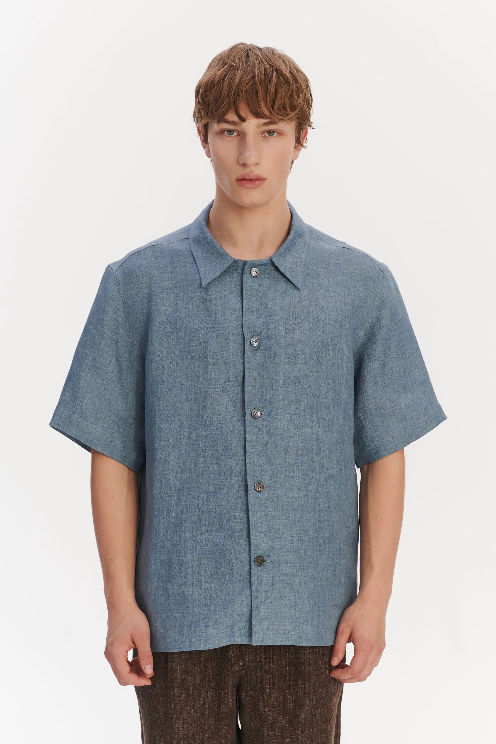 Cuban Collar Shirt in a Steel Blue Rich Structured Italian Oxford Linen sold by Delikatessen product image thumbnail 4