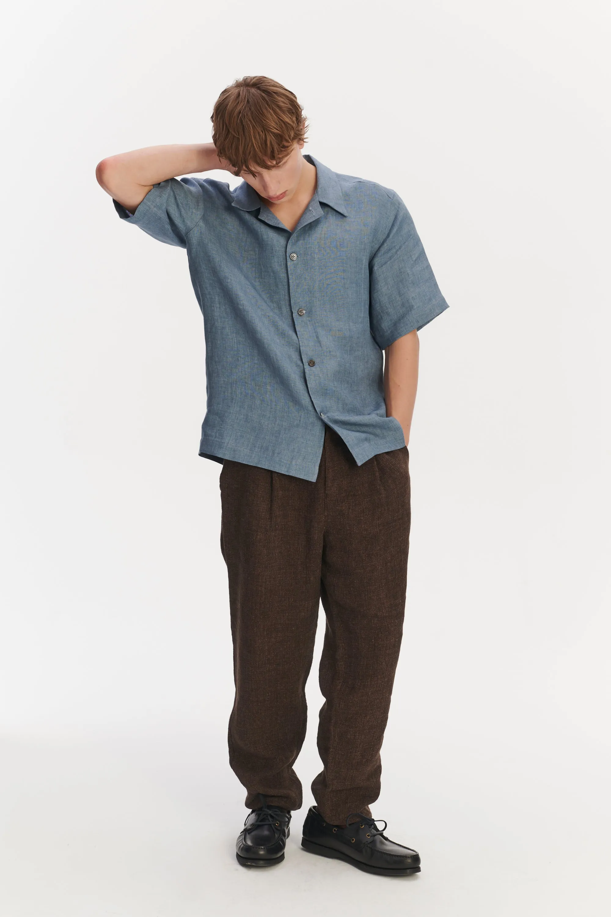 Cuban Collar Shirt in a Steel Blue Rich Structured Italian Oxford Linen sold by Delikatessen product image thumbnail 3