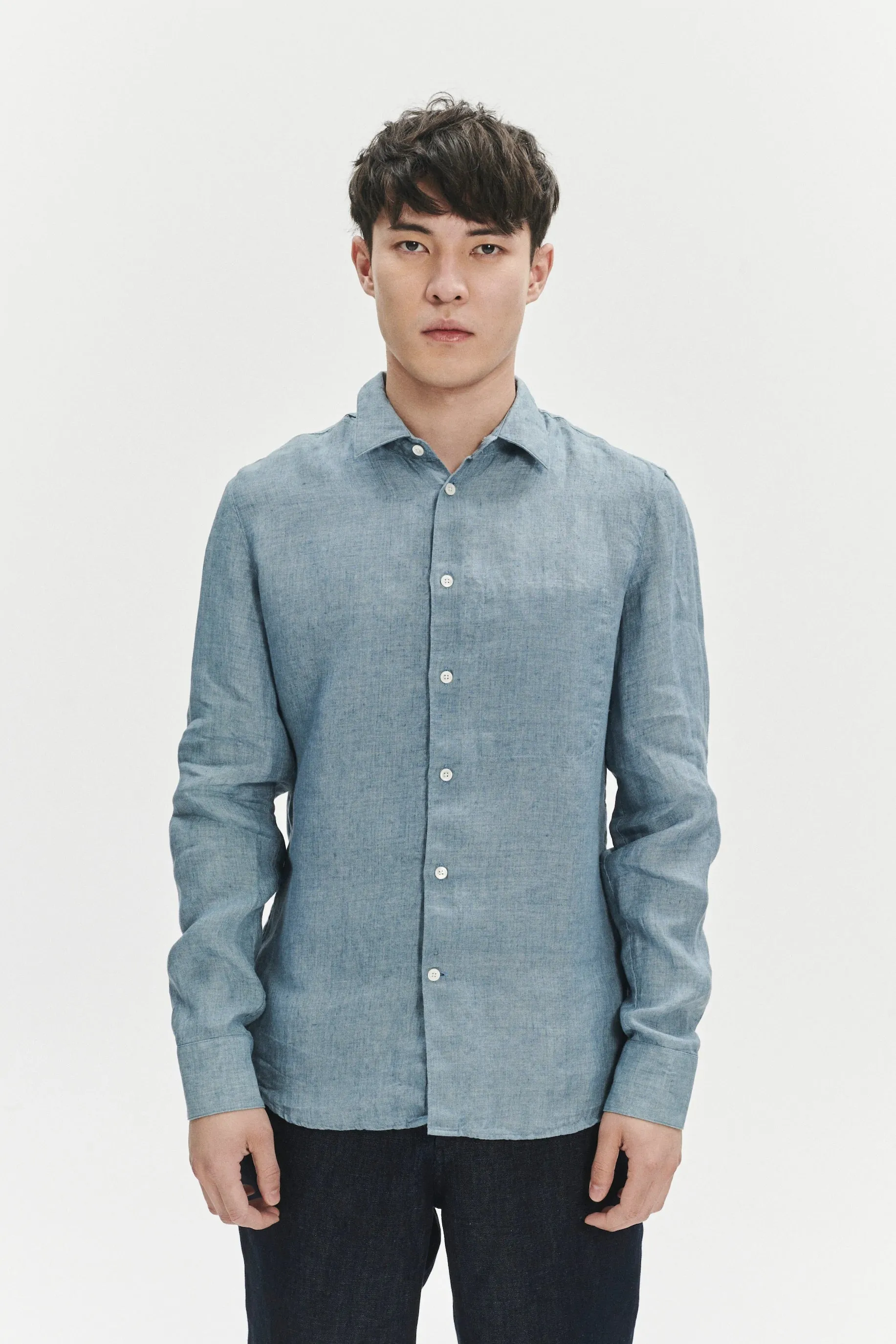 Feel Good Shirt in a Steel Blue Rich Structured Italian Oxford Linen sold by Delikatessen product image thumbnail 4