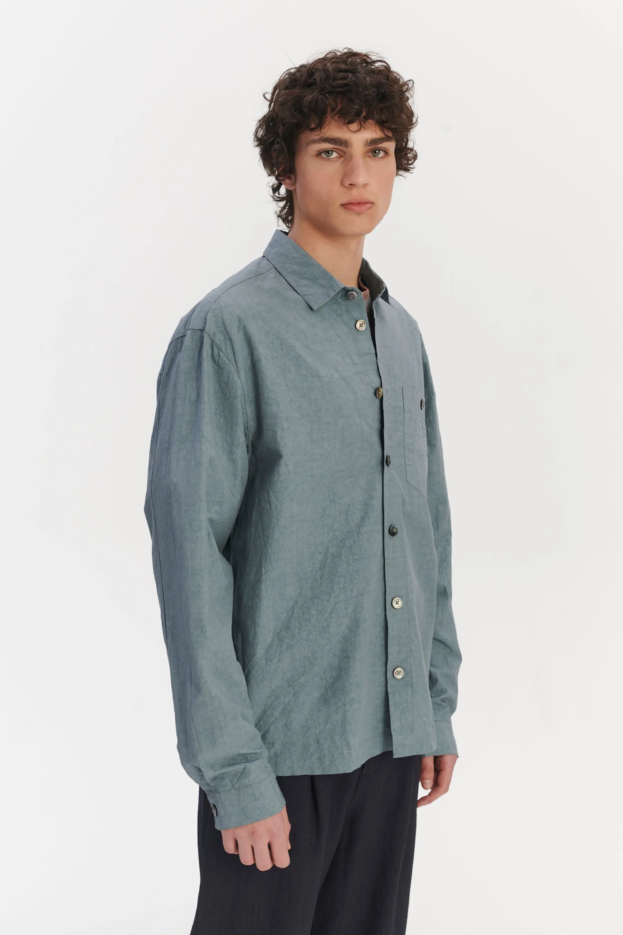 Architects Overshirt in a Pale Sky Blue Dry Japanese Cotton and Linen sold by Delikatessen product image thumbnail 4