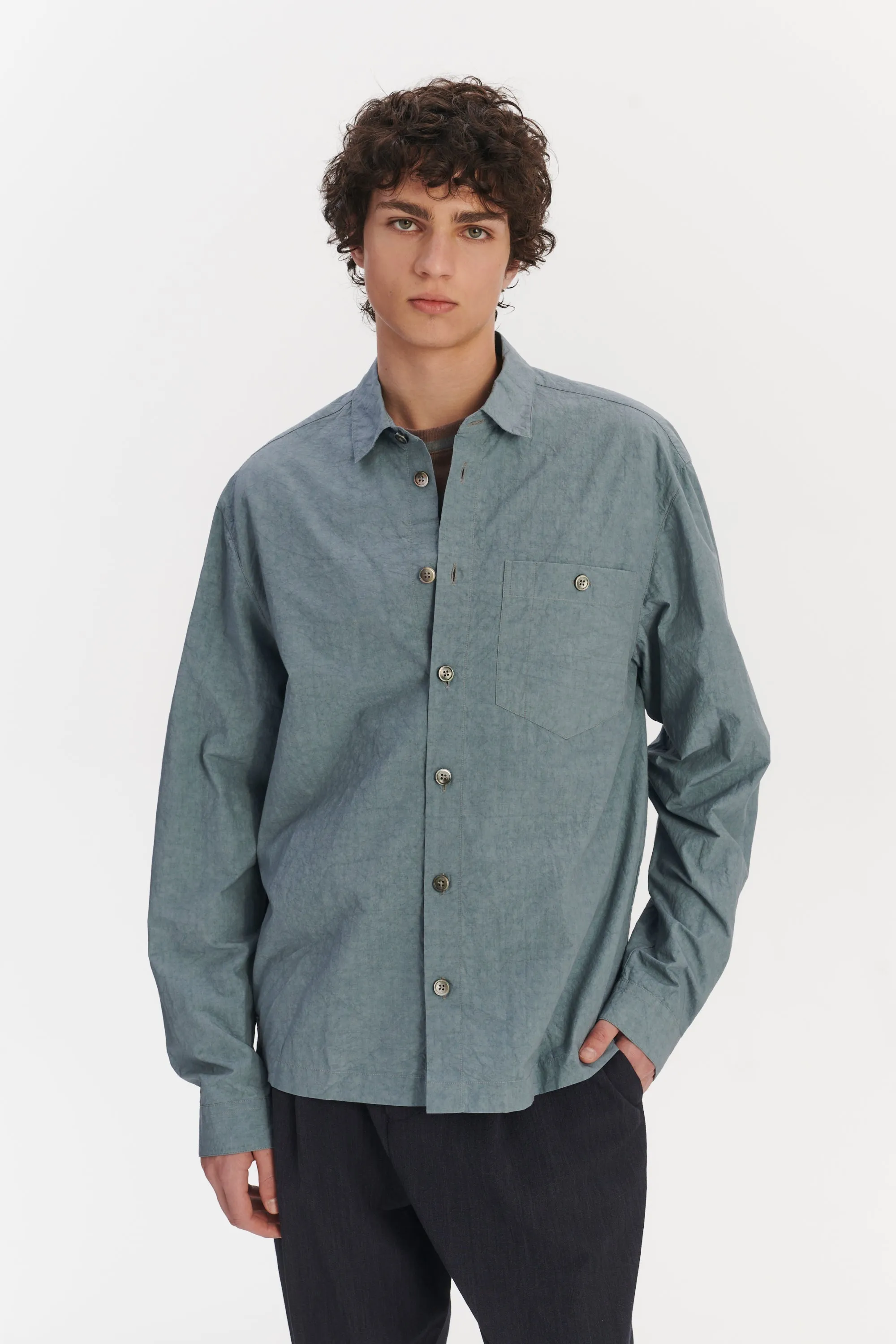 Architects Overshirt in a Pale Sky Blue Dry Japanese Cotton and Linen sold by Delikatessen product image thumbnail 2