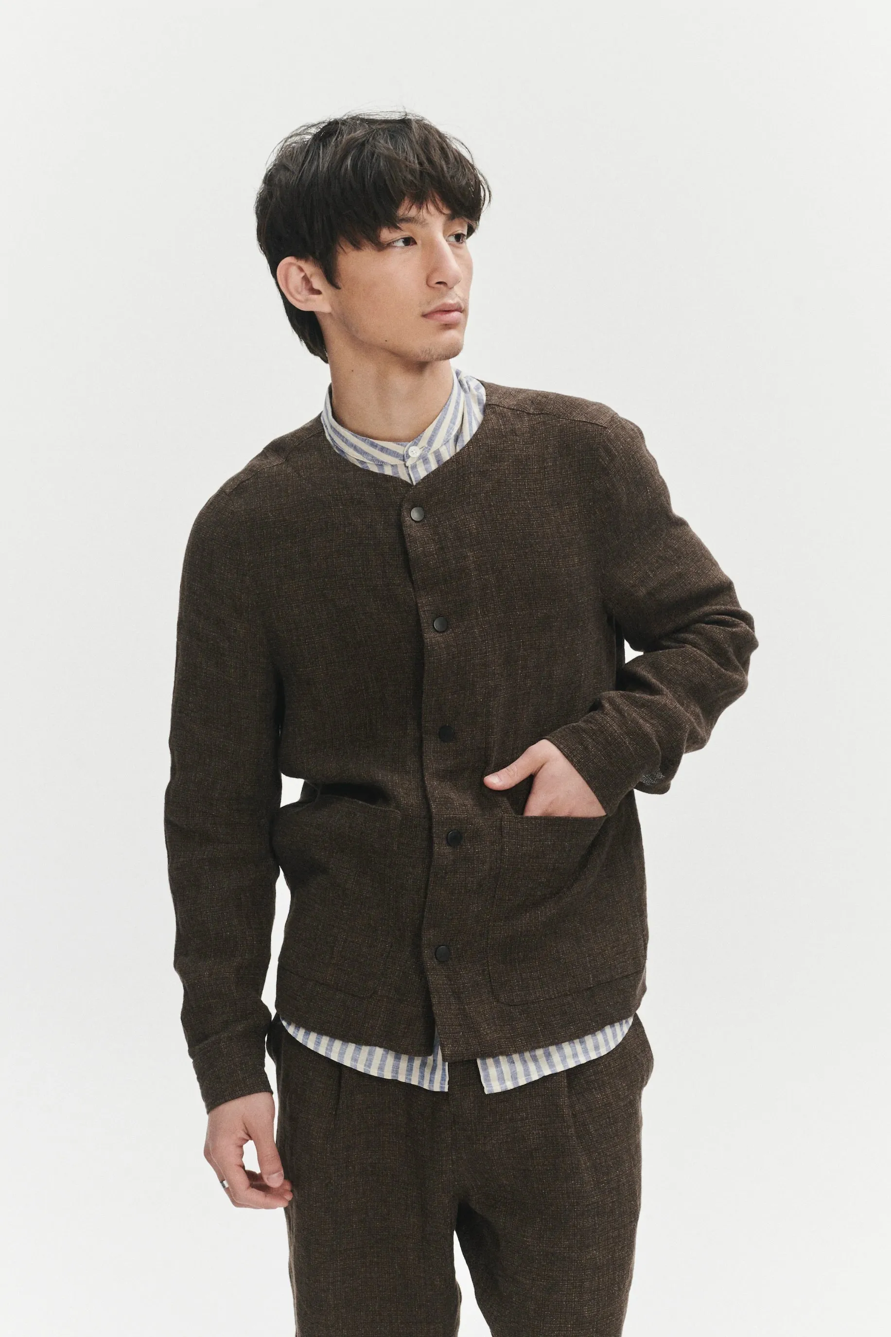 Round Collar Jacket in a Brown Fluid and Structured Italian Linen Crepe sold by Delikatessen product image thumbnail 4