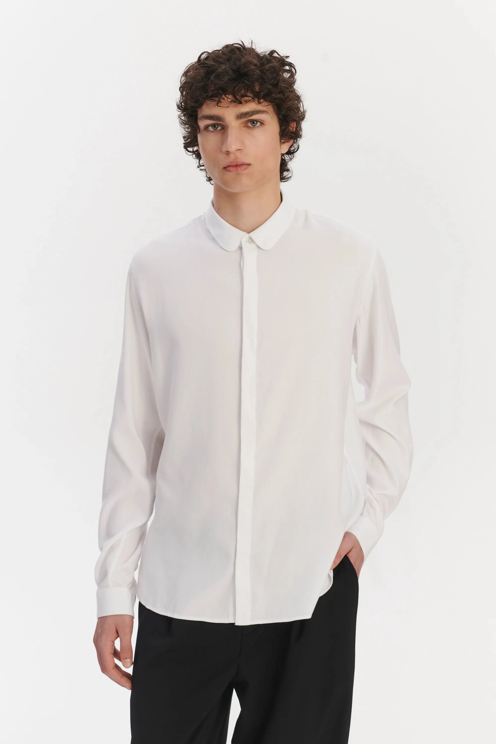 Cute Shirt in a White Very Soft Italian Lyocell and Cotton sold by Delikatessen product image thumbnail 4