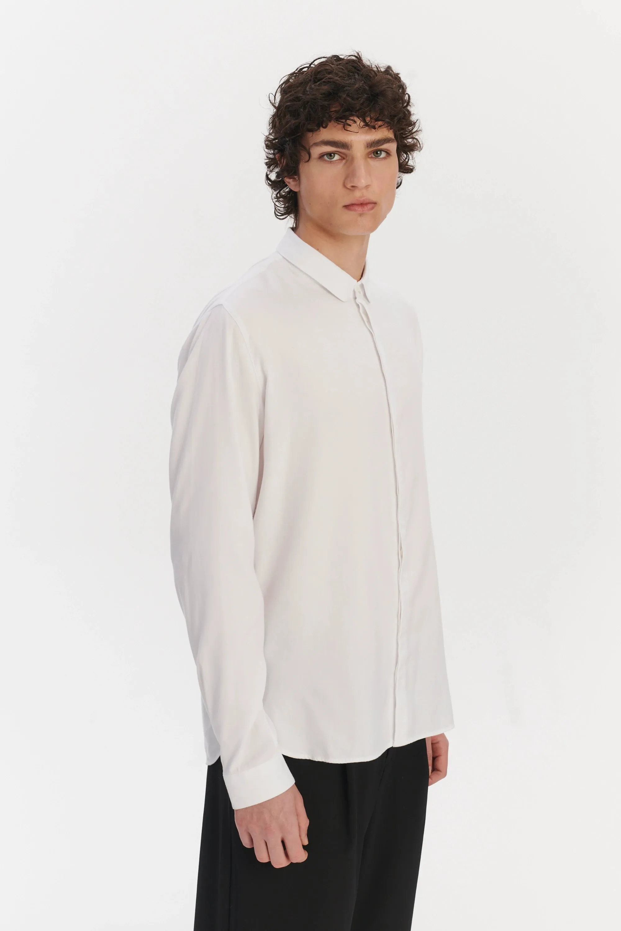 Cute Shirt in a White Very Soft Italian Lyocell and Cotton sold by Delikatessen product image thumbnail 5