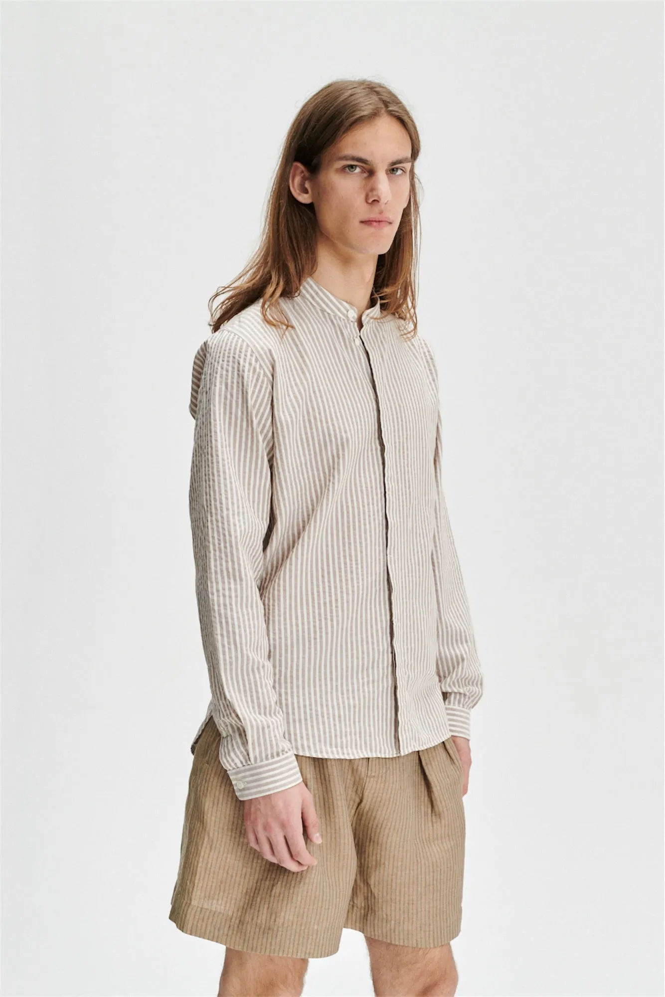 Zen Grandad Collar Shirt in a Beige Italian Cotton and Linen sold by Delikatessen product image thumbnail 4