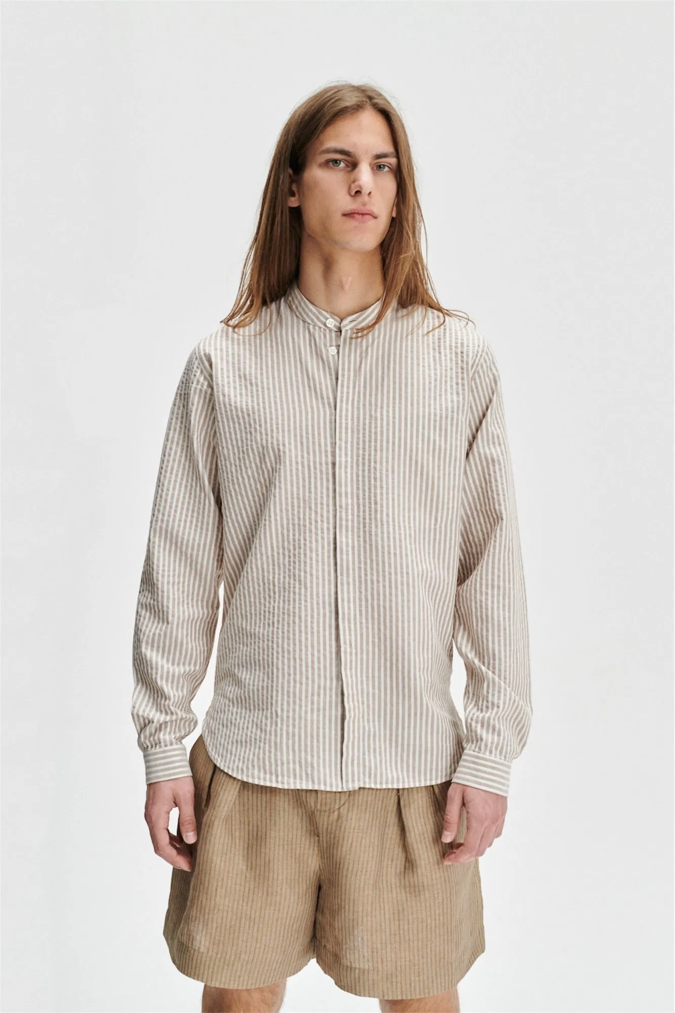 Zen Grandad Collar Shirt in a Beige Italian Cotton and Linen sold by Delikatessen product image thumbnail 2