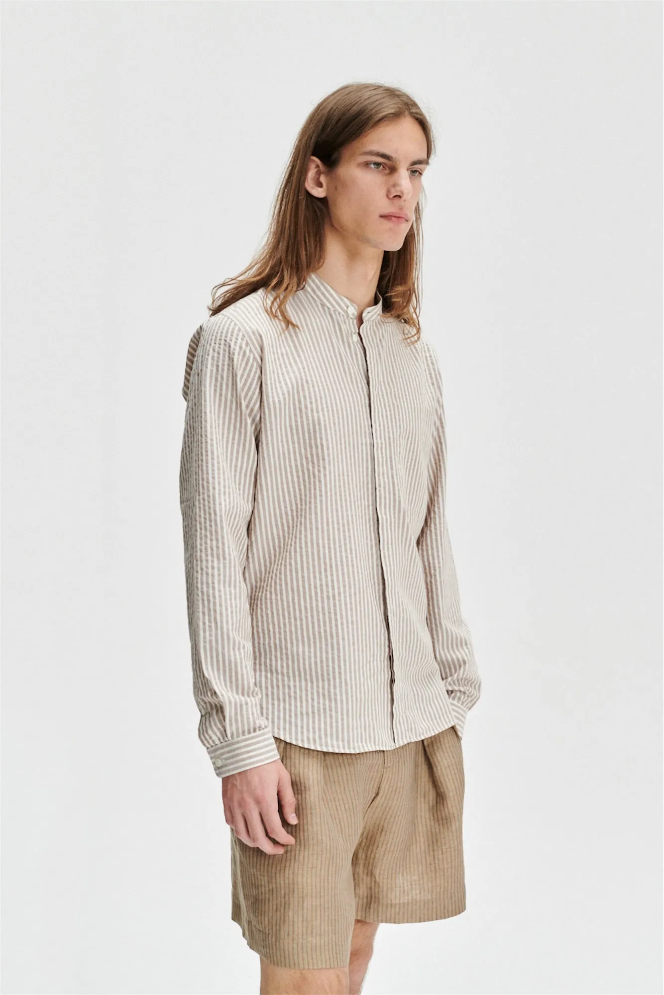 Zen Grandad Collar Shirt in a Beige Italian Cotton and Linen sold by Delikatessen product image thumbnail 3