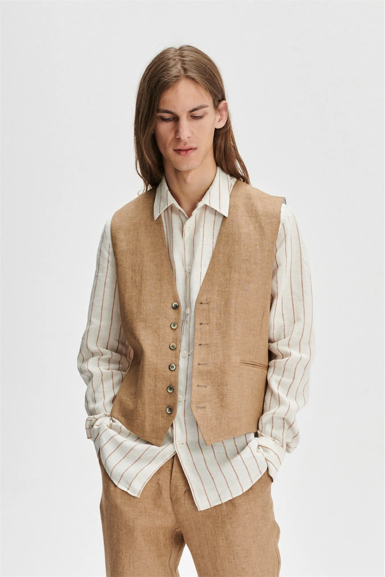 Vest in a Light Brown 100% Traceable Italian Linen by Albini sold by Delikatessen product image thumbnail 3