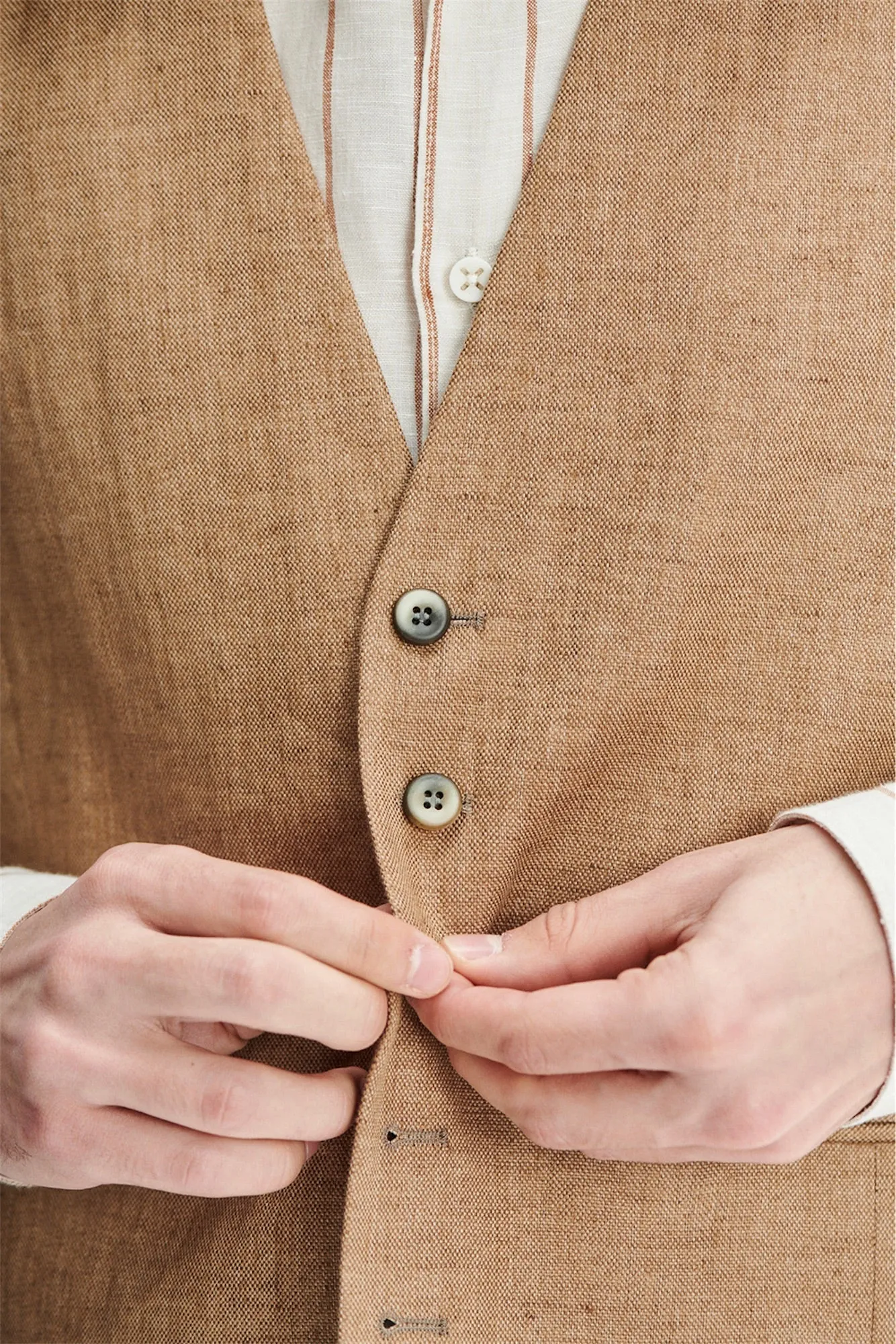 Vest in a Light Brown 100% Traceable Italian Linen by Albini sold by Delikatessen product image thumbnail 5