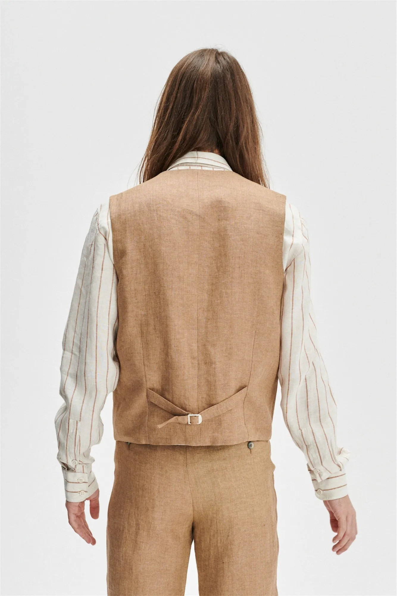 Vest in a Light Brown 100% Traceable Italian Linen by Albini sold by Delikatessen product image thumbnail 4
