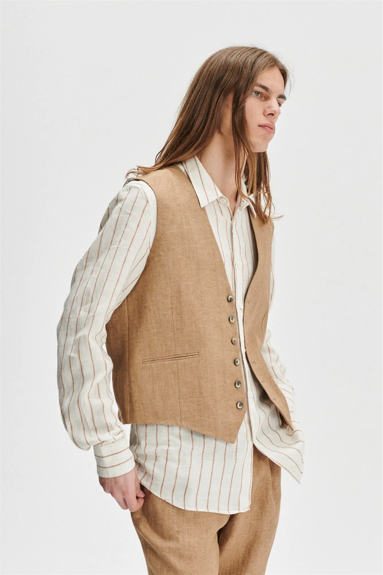 Vest in a Light Brown 100% Traceable Italian Linen by Albini sold by Delikatessen product image thumbnail 2