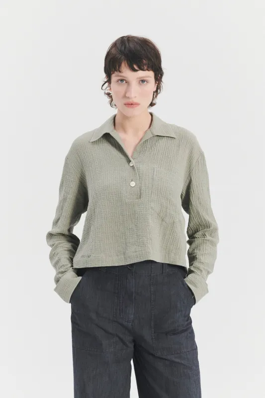 Cropped Pop-Over Shirt in Cotton and Cashmere Seersucker sold by Delikatessen