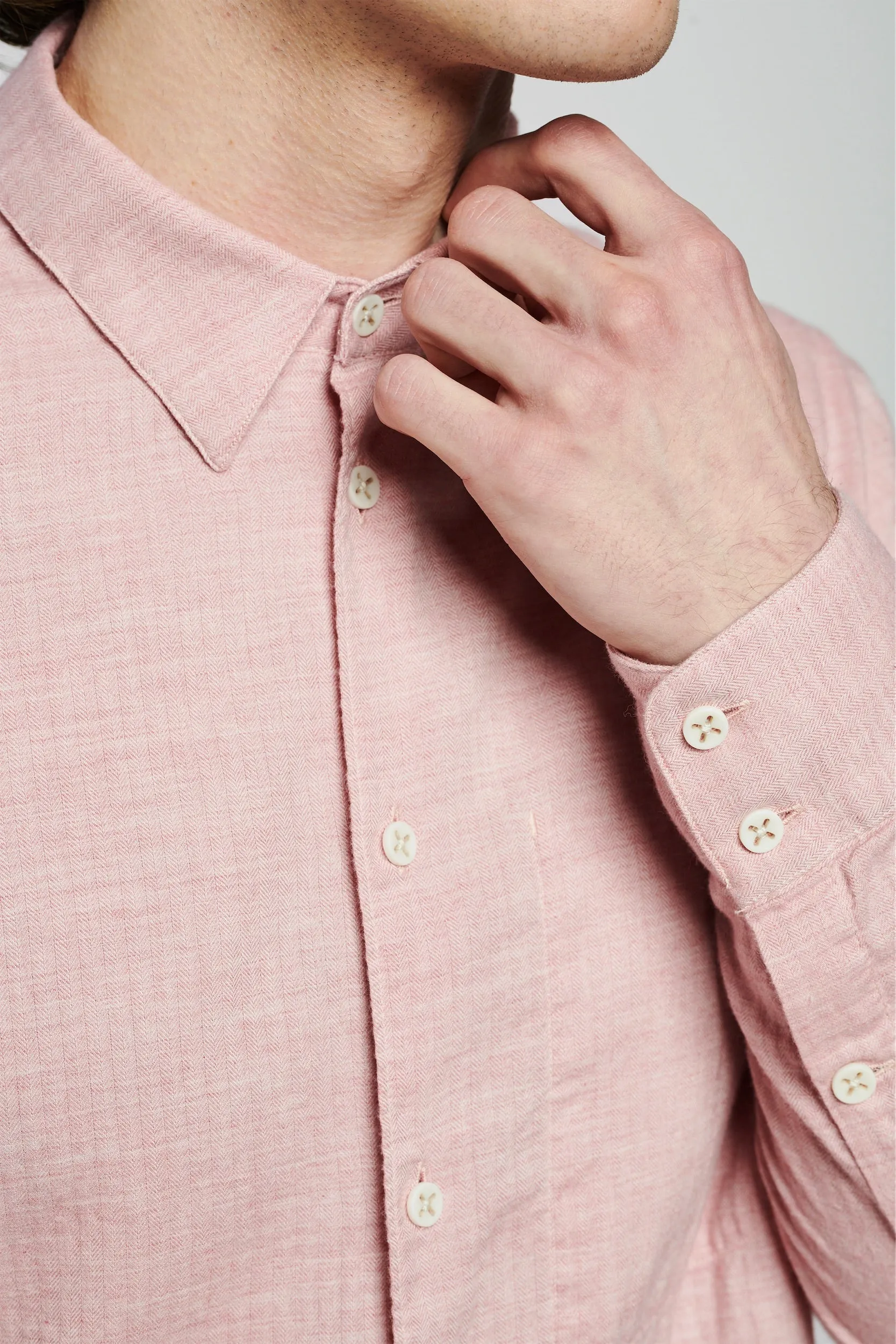 Feel Good Shirt in a Pink Japanese Organic Herringbone Cotton sold by Delikatessen product image thumbnail 2