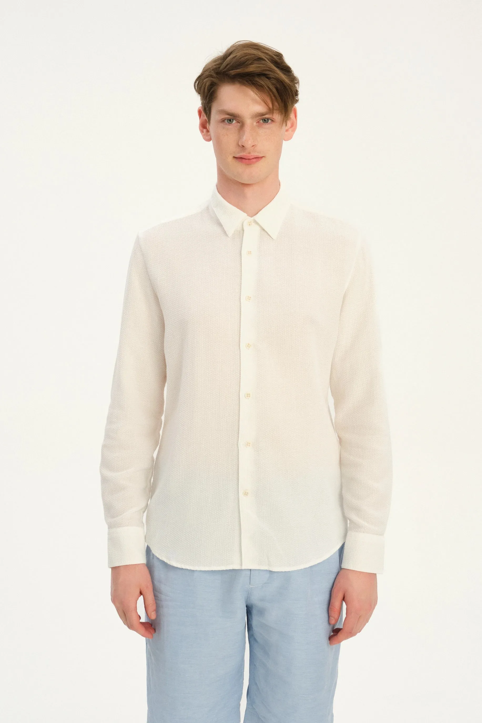 Feel Good Shirt in a White Airy and Structural Portuguese Cotton sold by Delikatessen product image thumbnail 4