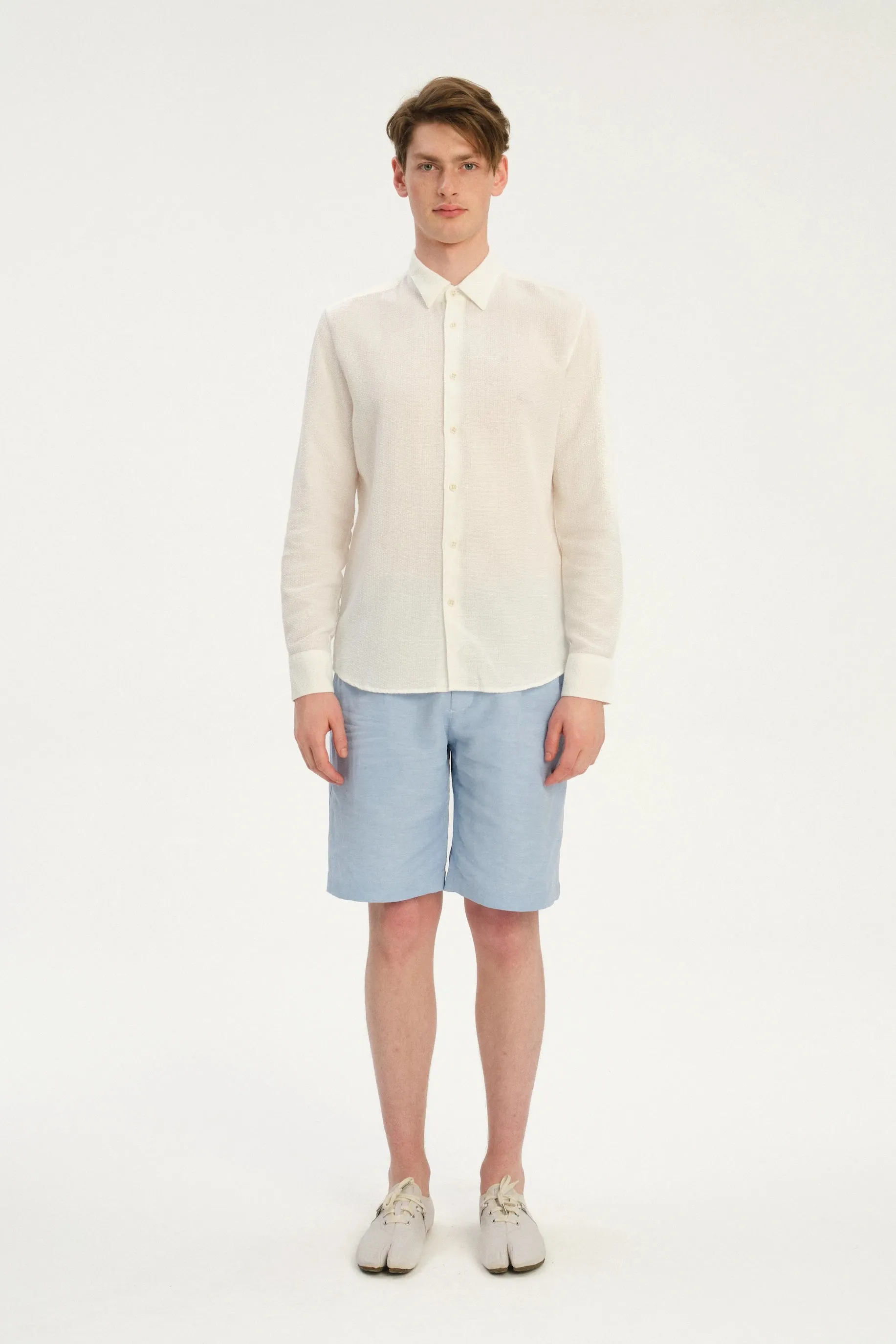 Feel Good Shirt in a White Airy and Structural Portuguese Cotton sold by Delikatessen