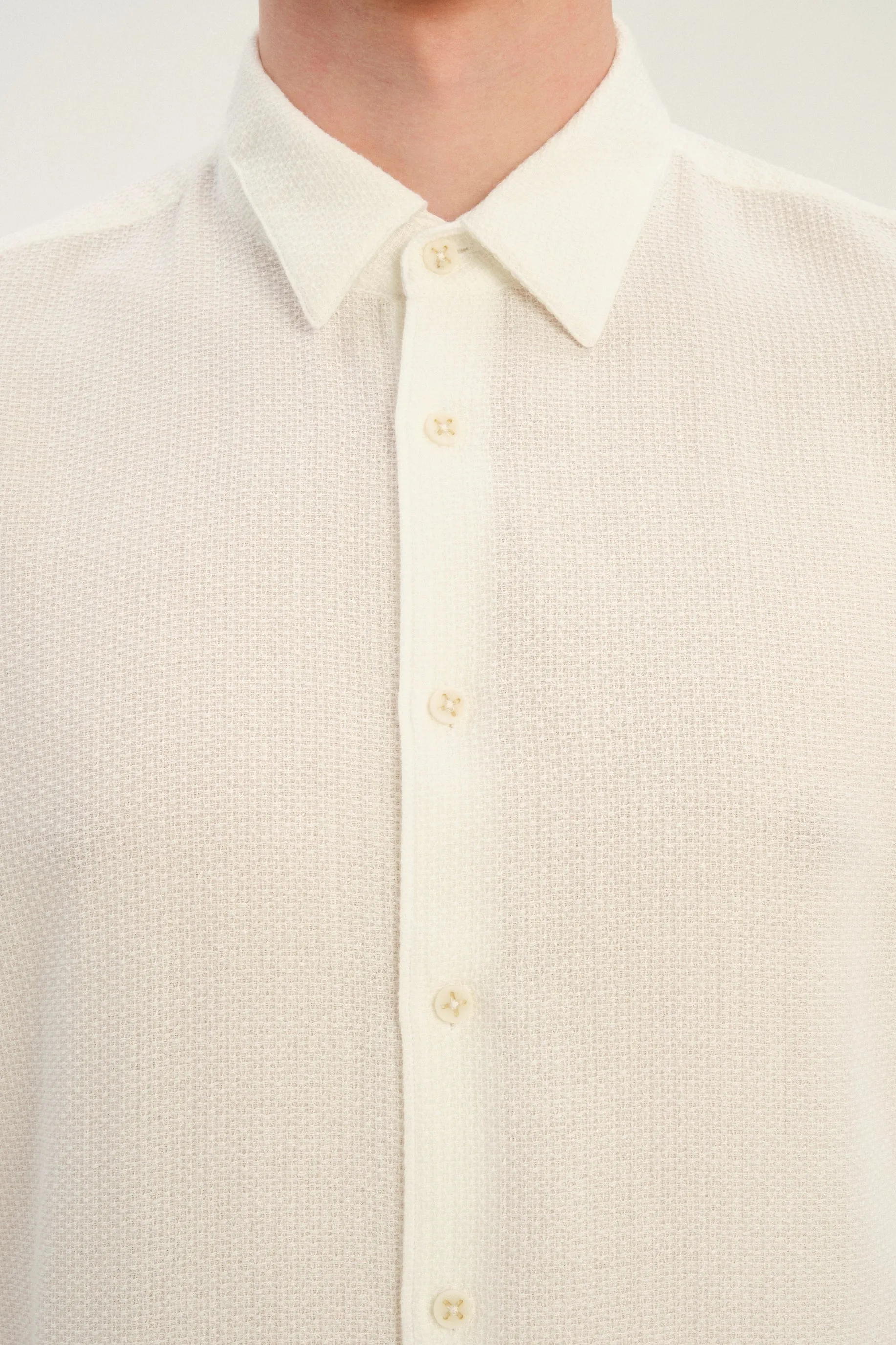 Feel Good Shirt in a White Airy and Structural Portuguese Cotton sold by Delikatessen product image thumbnail 2