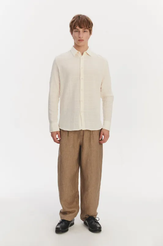 Feel Good Shirt in an Off White Portuguese Cotton made by Delikatessen