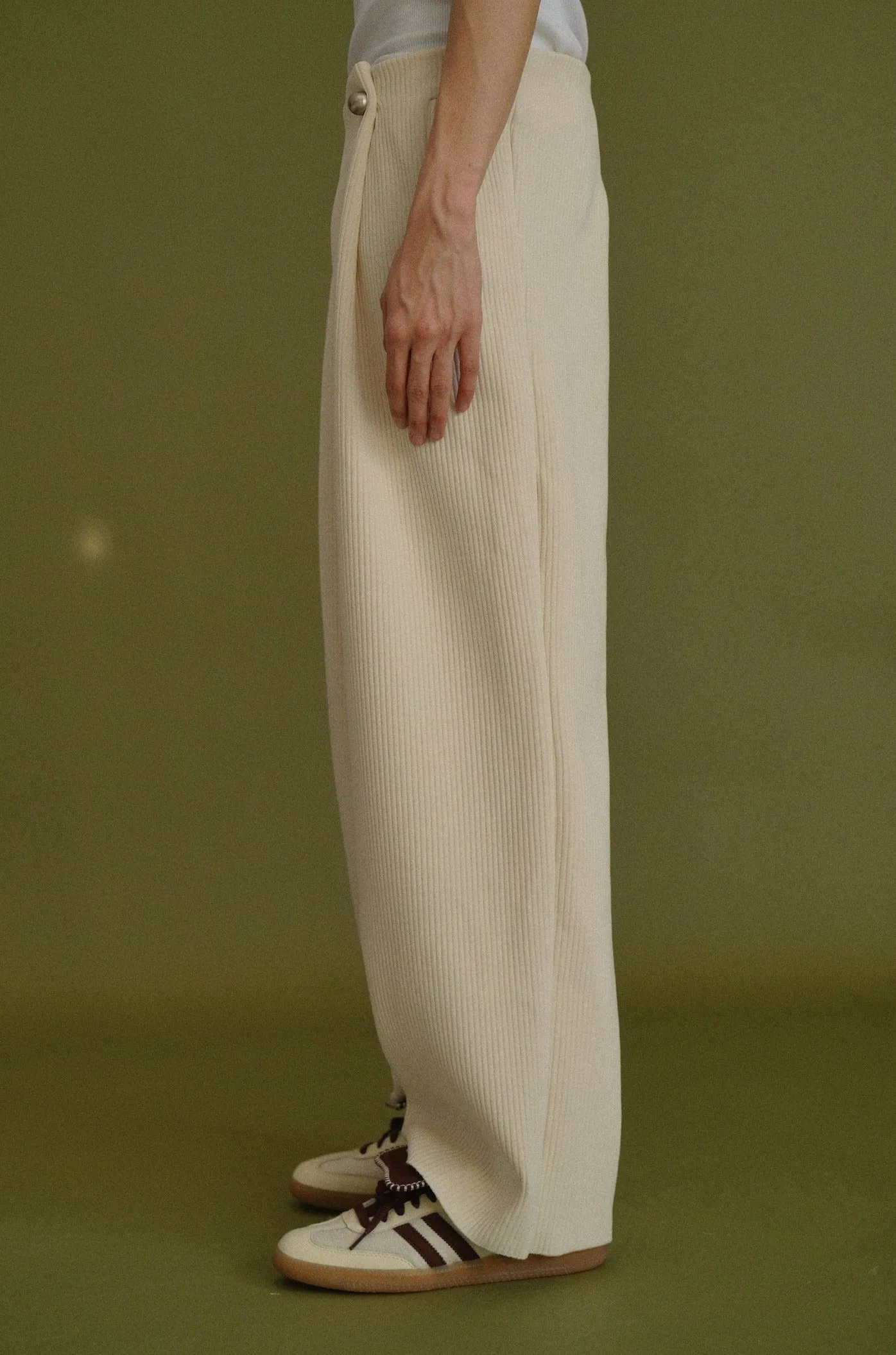 PLEATED POINT TROURSER sold by Beaulares product image thumbnail 4