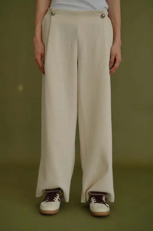 PLEATED POINT TROURSER made by Beaulares